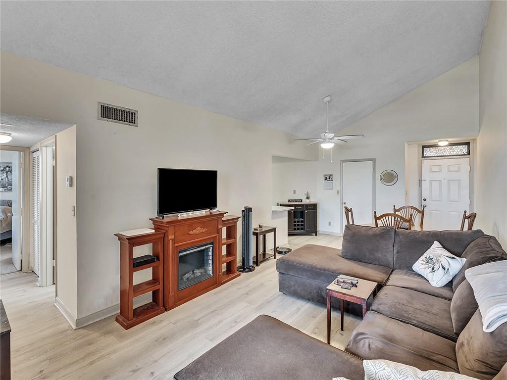 Lake Pointe - Residential