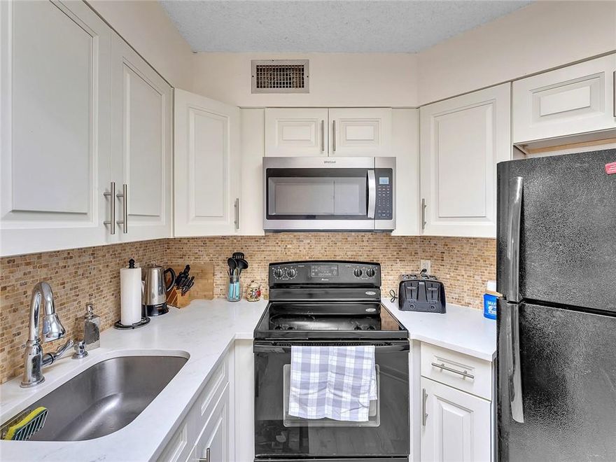 Fully renovated second floor 2BR/2BA in gated Lake Pointe community! Unit features vaulted ceilings, tile floors in main areas, screened-in patio, walk-in closet, pantry/storage room and washer/dryer. Newer AC and water heater. Up to 2 pets allowed for owners! Can rent right away! Community is conveniently located to major highways/roadways, parks, schools, and more! Large lake with bike/jog path, Olympic-sized community swimming pool, clubhouse, tennis courts, and BBQ area. Community is undergoing a total update - roofs replaced and freshly painted buildings! Check out 3D Matterport virtual tour!
