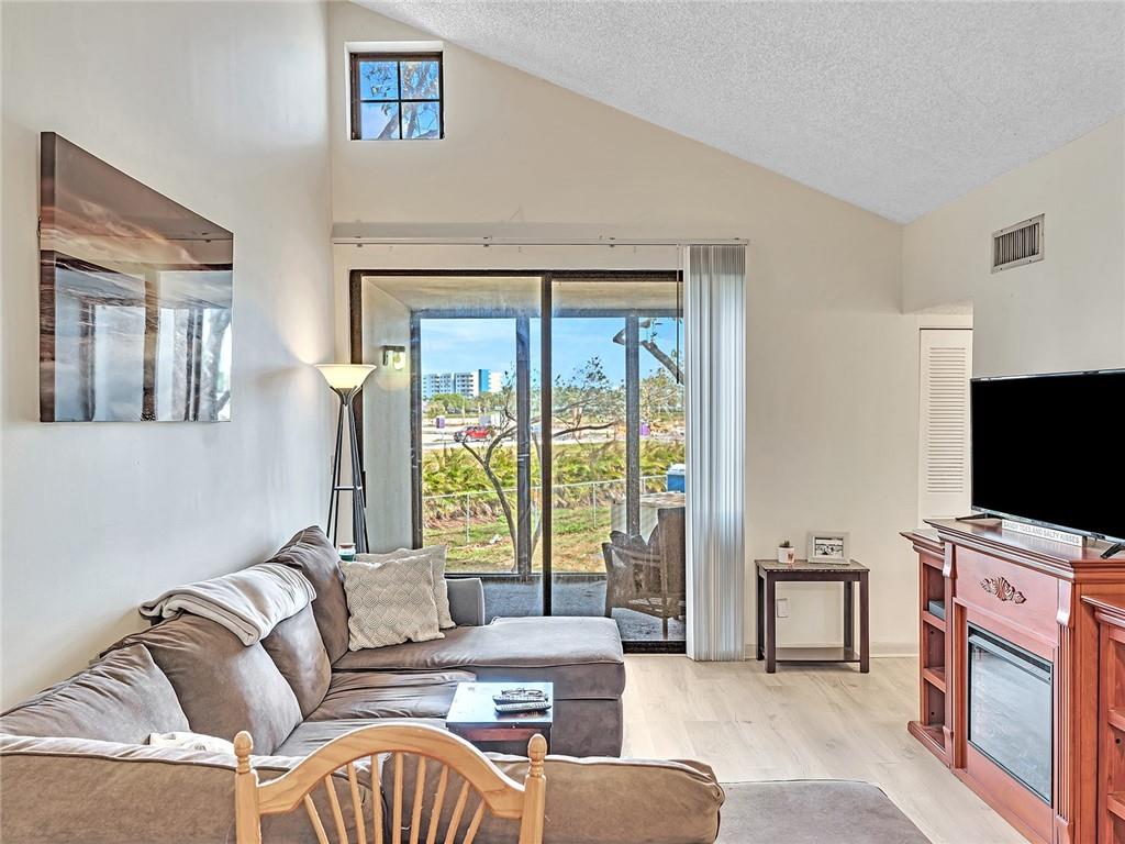 Lake Pointe - Residential