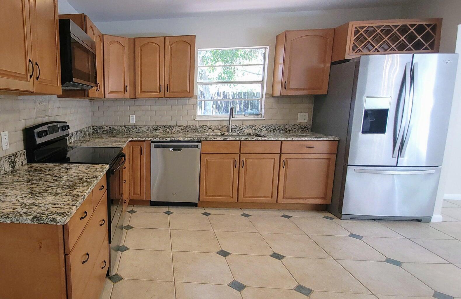 JENSEN PARK ESTATES - Residential Lease