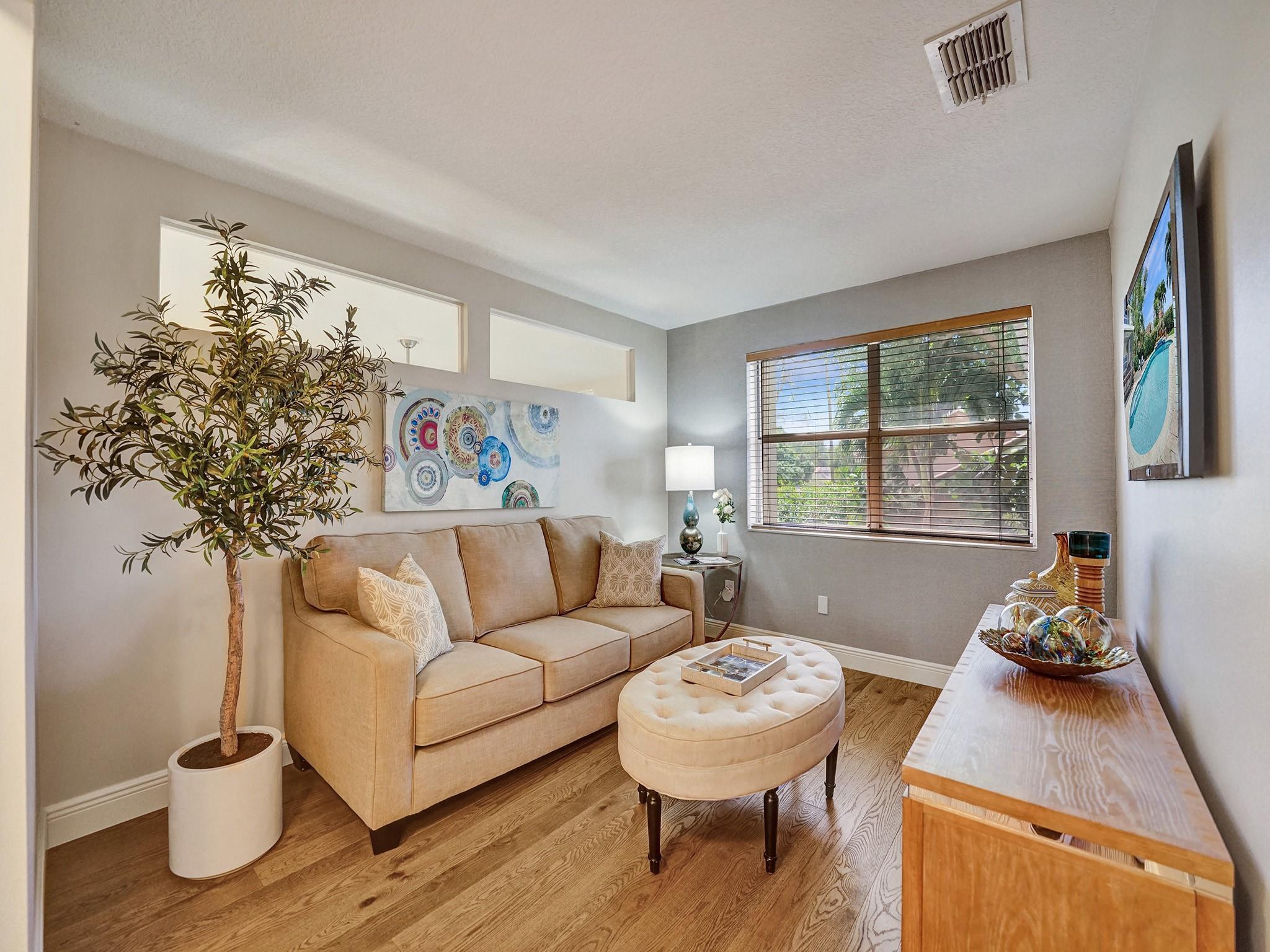 PINE LAKE RIDGE REPLAT - Residential