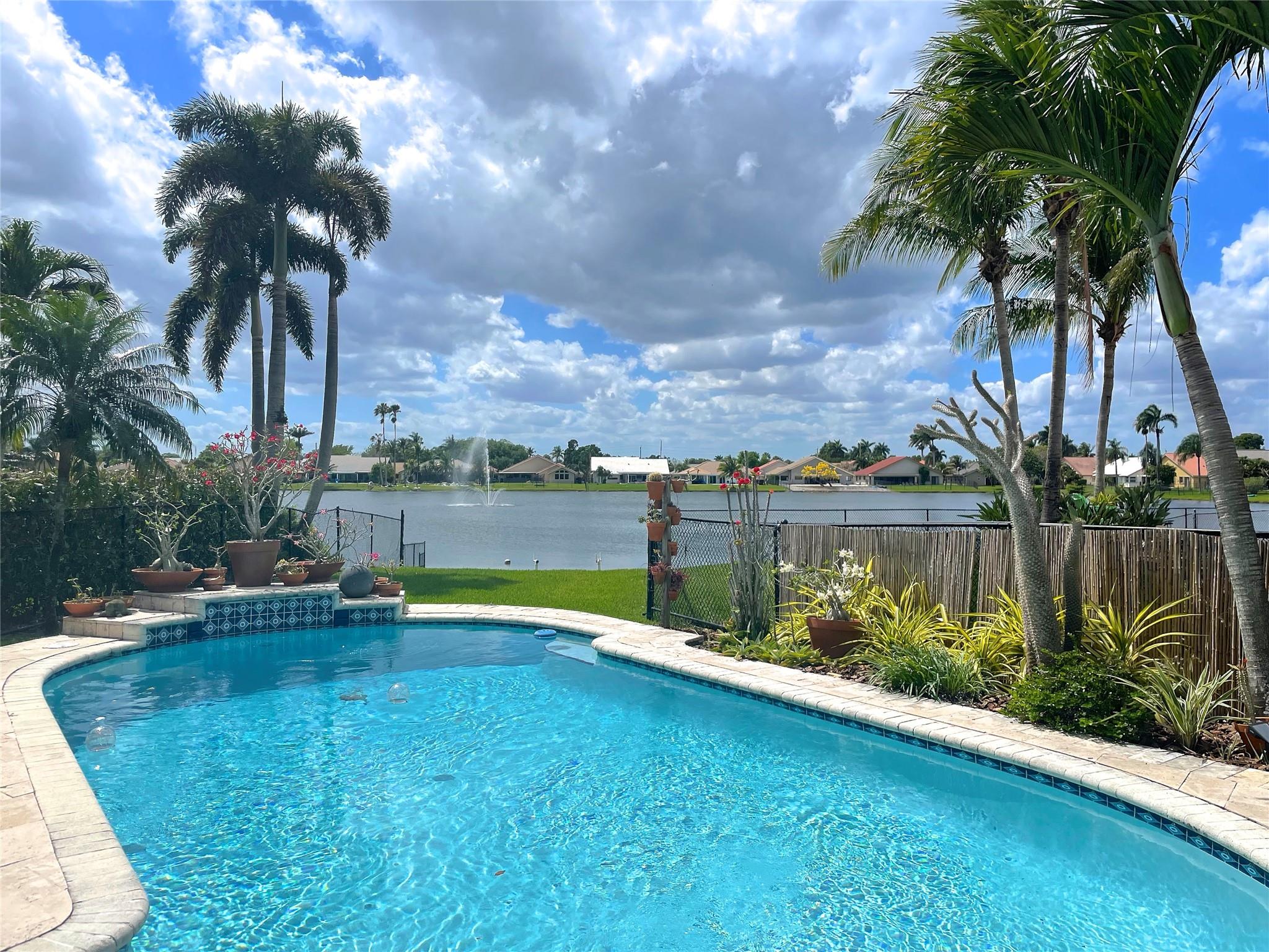 PINE LAKE RIDGE REPLAT - Residential