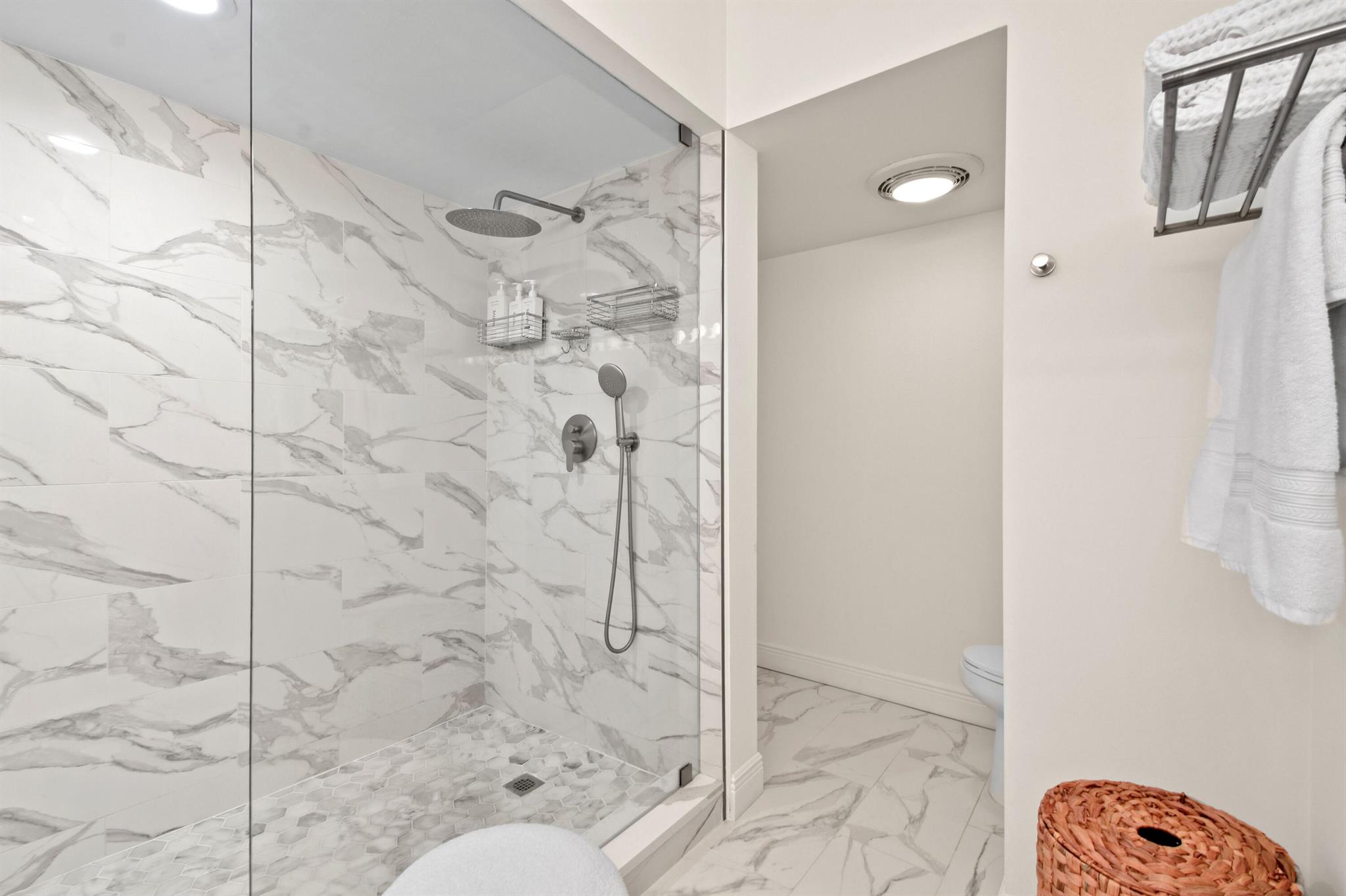 SOUTHPORTE ONE AT JONATHA - Residential