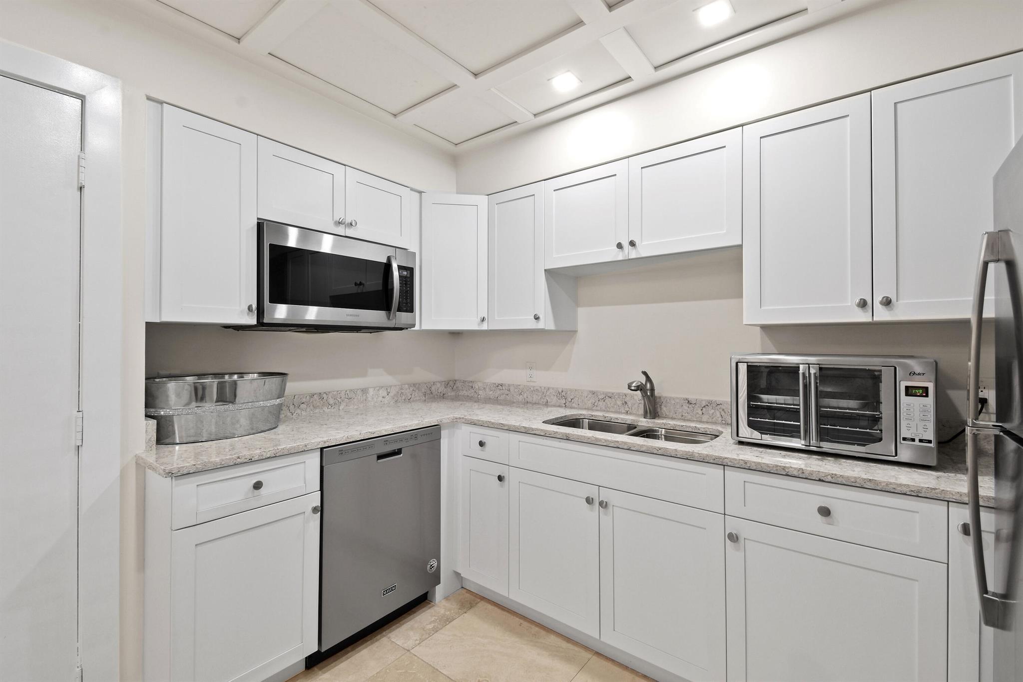 SOUTHPORTE ONE AT JONATHA - Residential