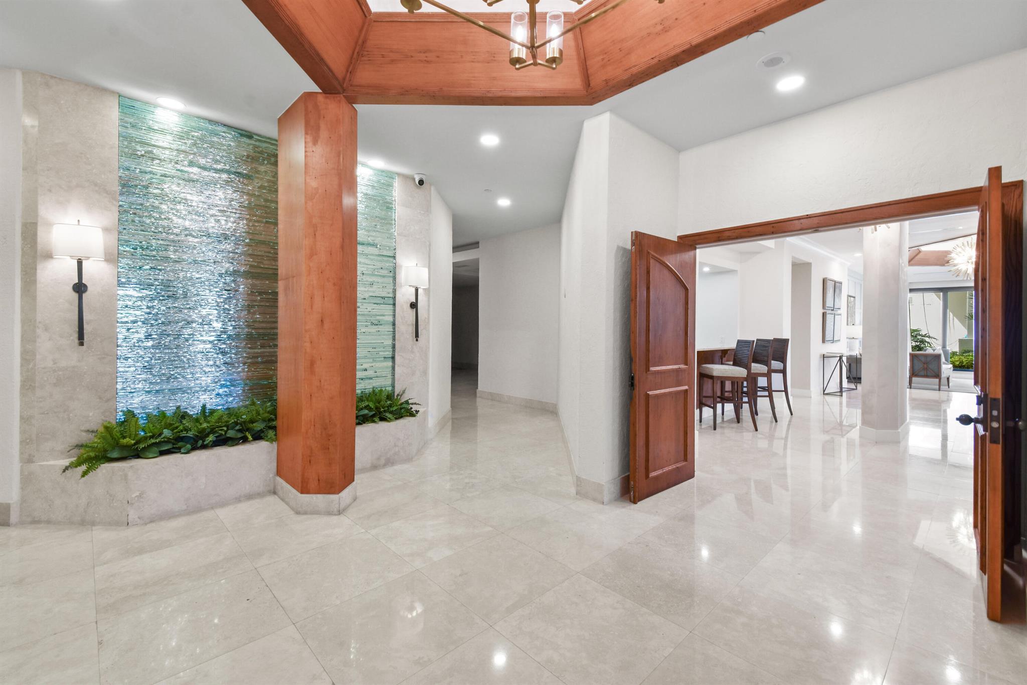 SOUTHPORTE ONE AT JONATHA - Residential
