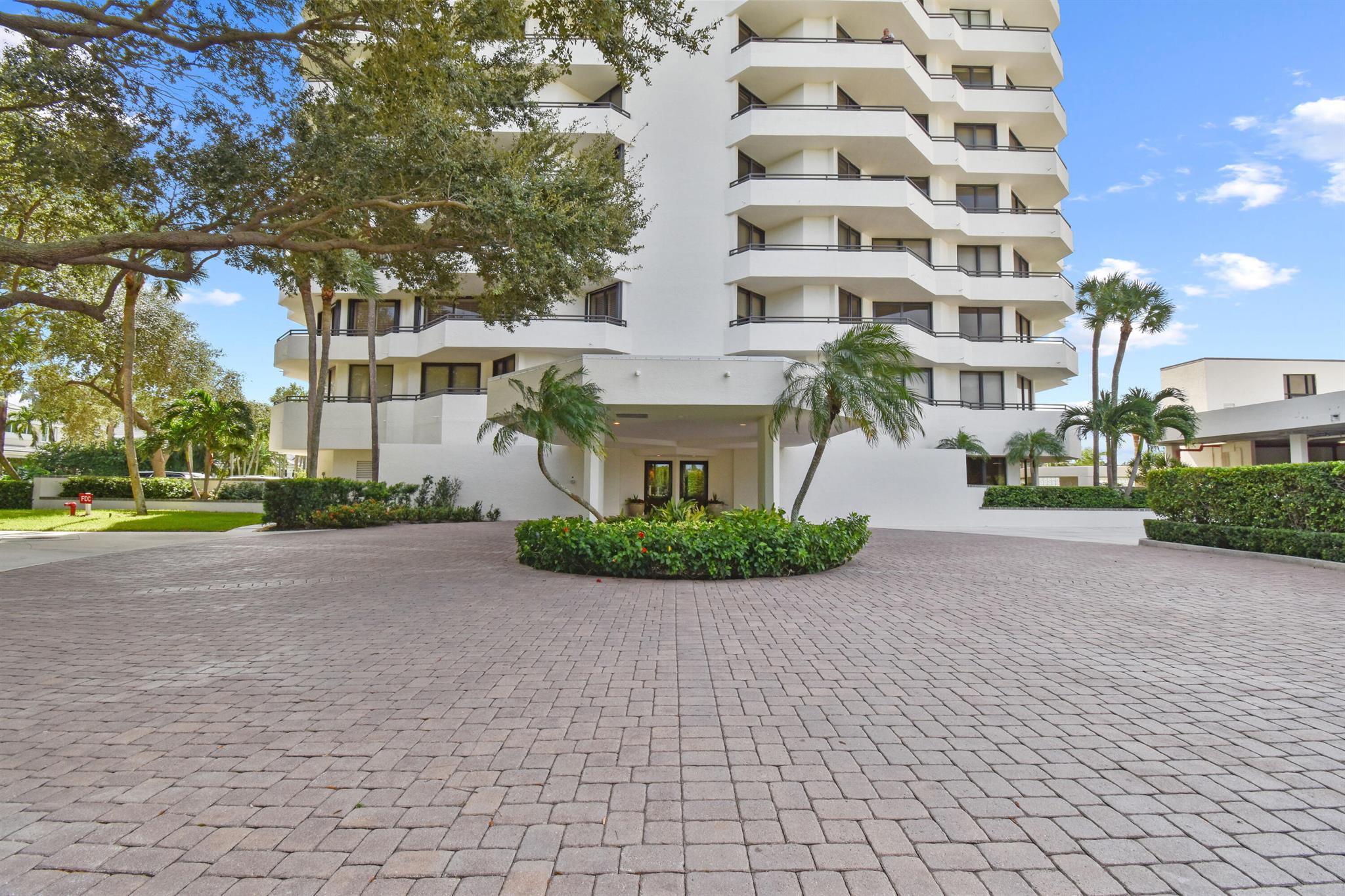SOUTHPORTE ONE AT JONATHA - Residential
