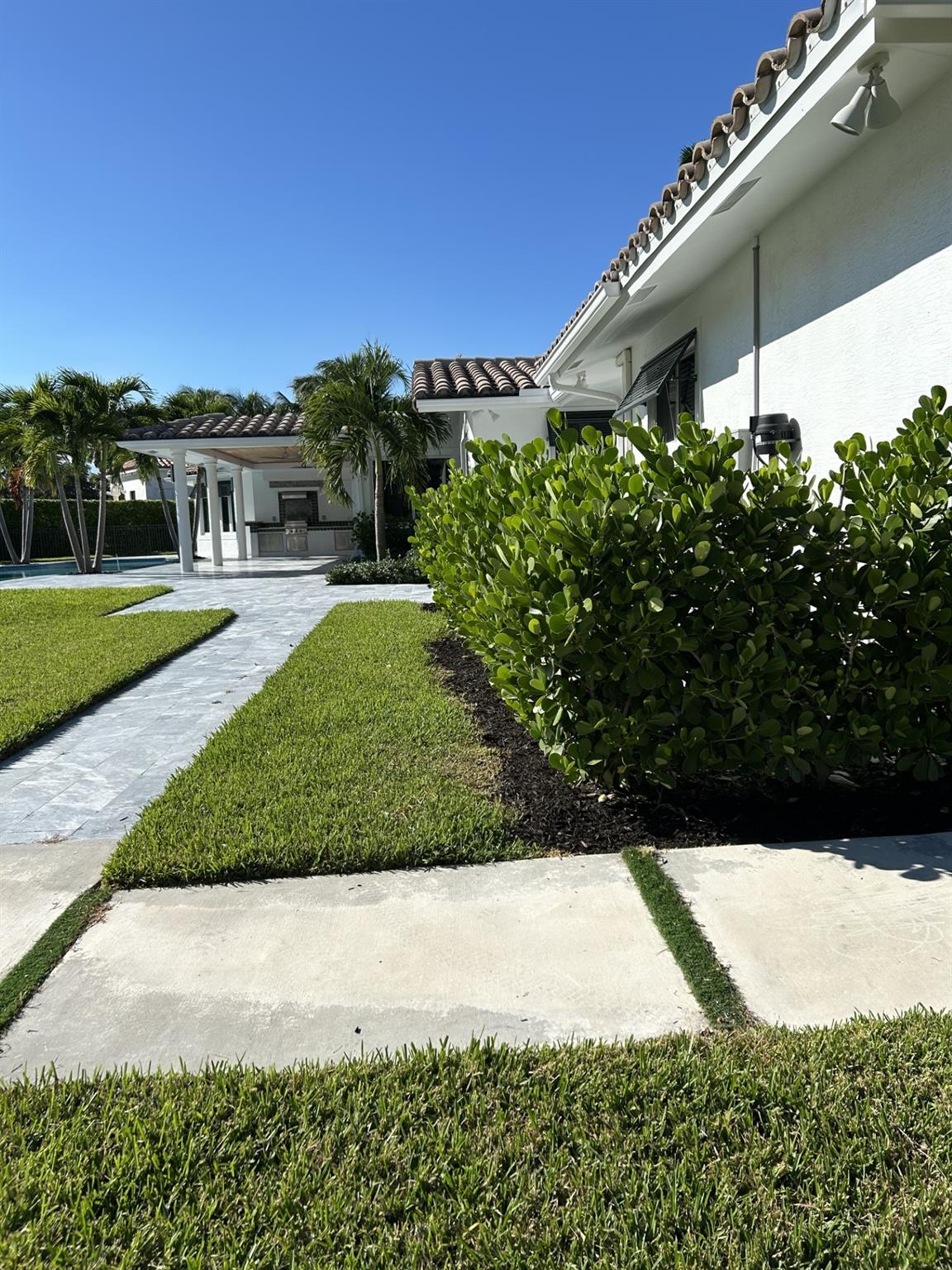 2520 Laguna Ter