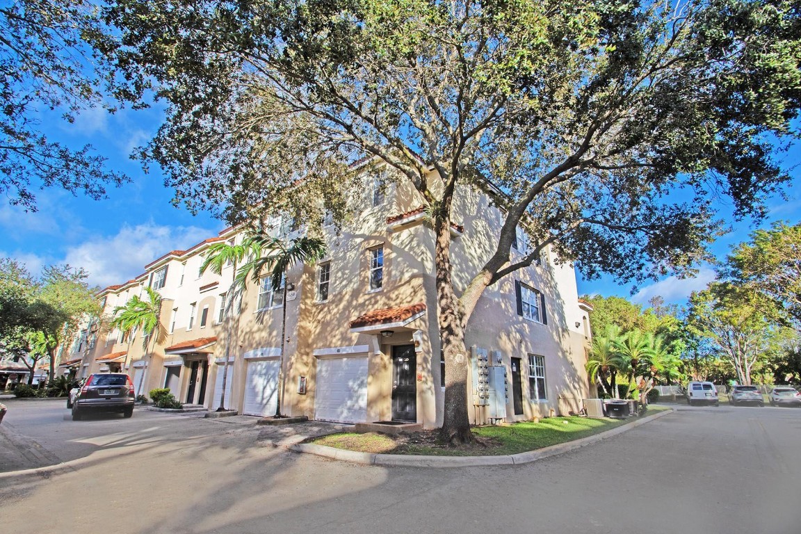 poinciana - Residential