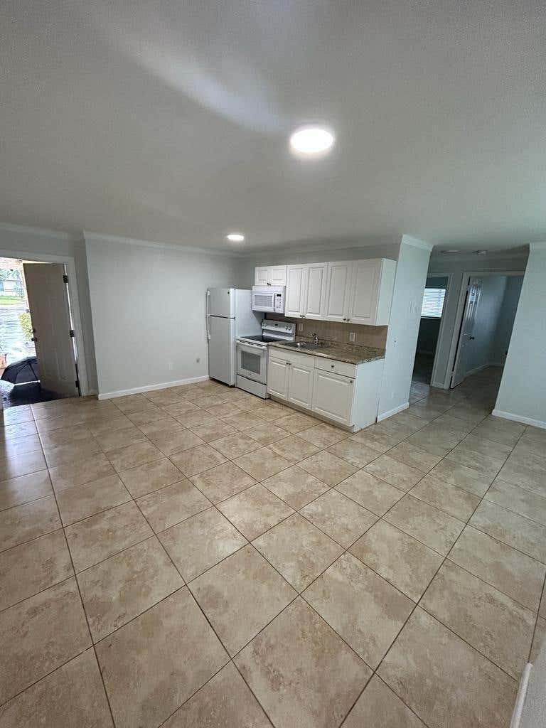 Photo of 1119 NW 6TH Avenue #4, Pompano Beach, FL 33060 (MLS # B26057136)