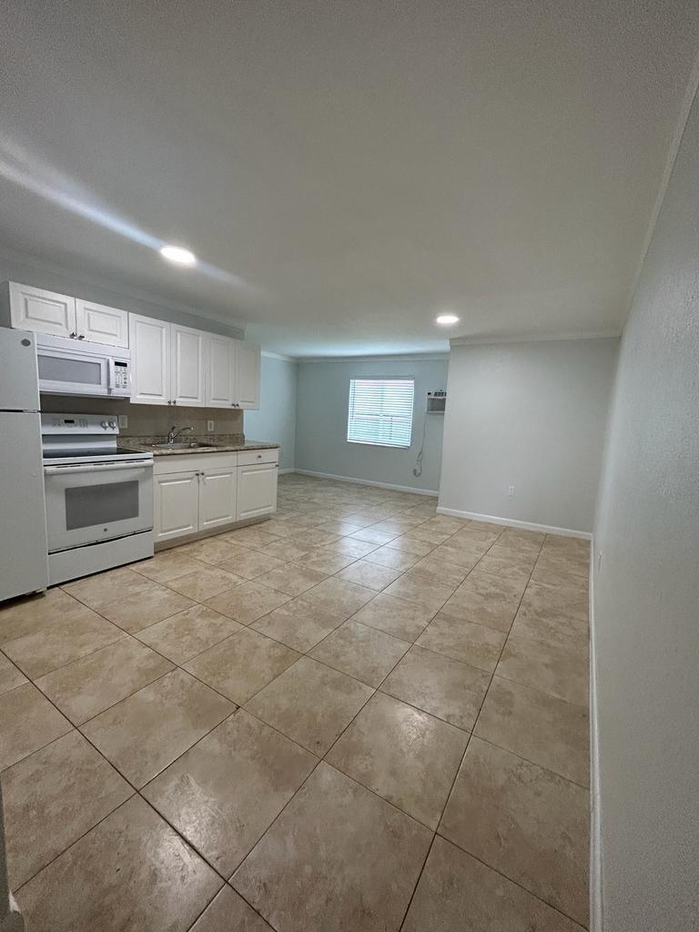 1119 NW 6TH Avenue 4