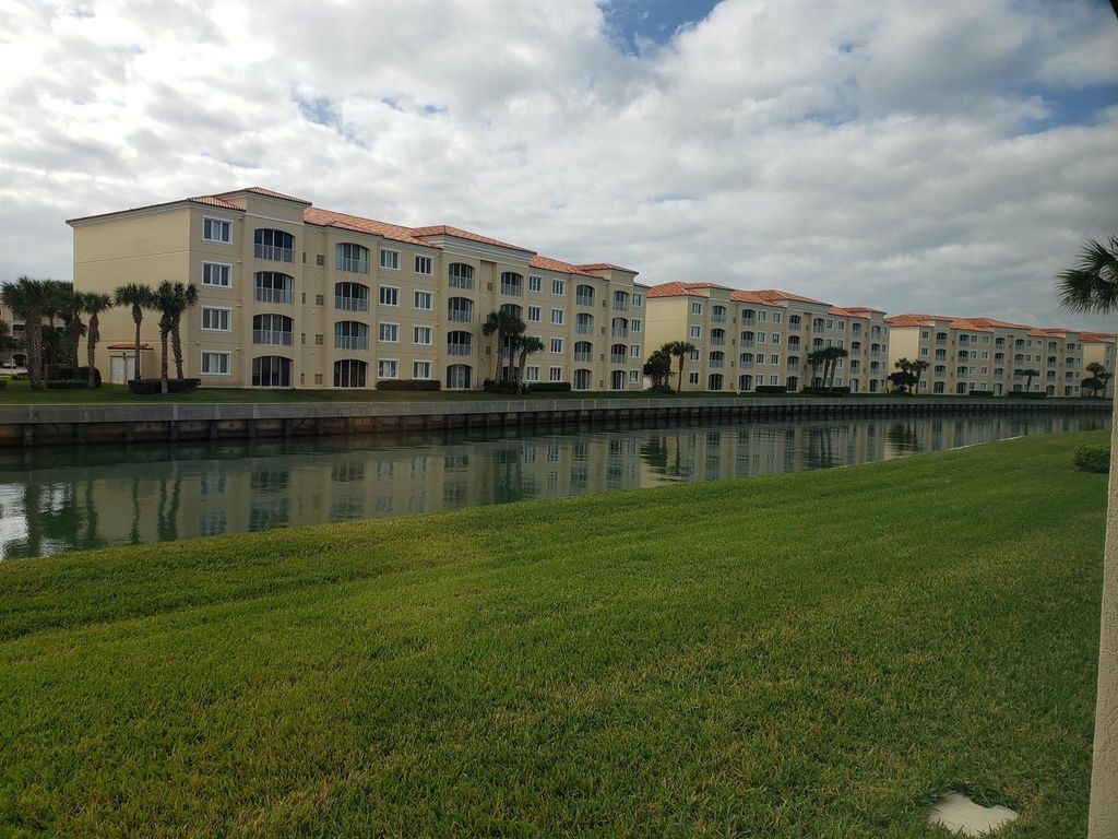 Photo of 7 Harbour Isle Drive E #101, Fort Pierce, FL 34949 (MLS # R11047144)