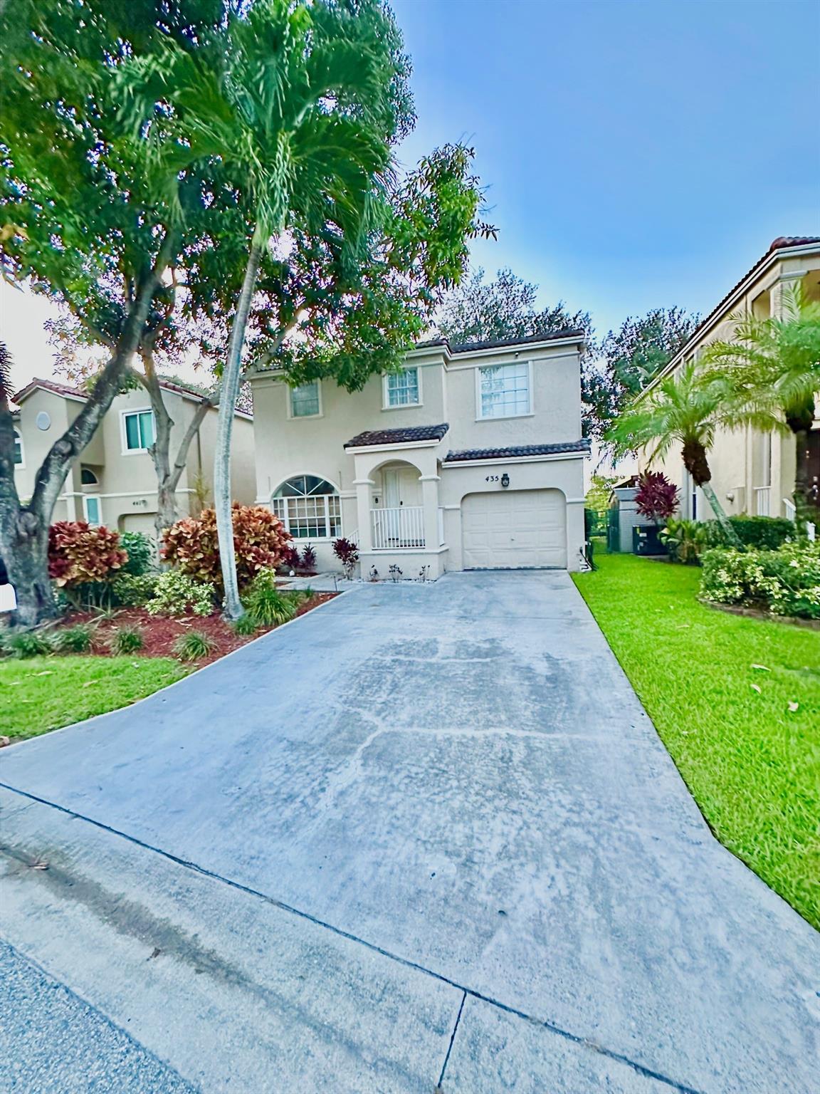 Beautifully updated 3-bedroom, 2.5-bath townhome in the heart of Coral Springs. This move-in ready home features a brand new kitchen with modern cabinetry, quartz counters, and stainless appliances. All bathrooms have been tastefully renovated. Stylish vinyl plank flooring runs throughout. Enjoy a spacious living and dining area, a large master suite with dual closets, and a bath offering double sinks, an oversized soaking tub, and separate shower. Smart thermostat for comfort. Relax on the screened patio or walk to the community pool. Low-cost HOA with easy approval. A great opportunity!