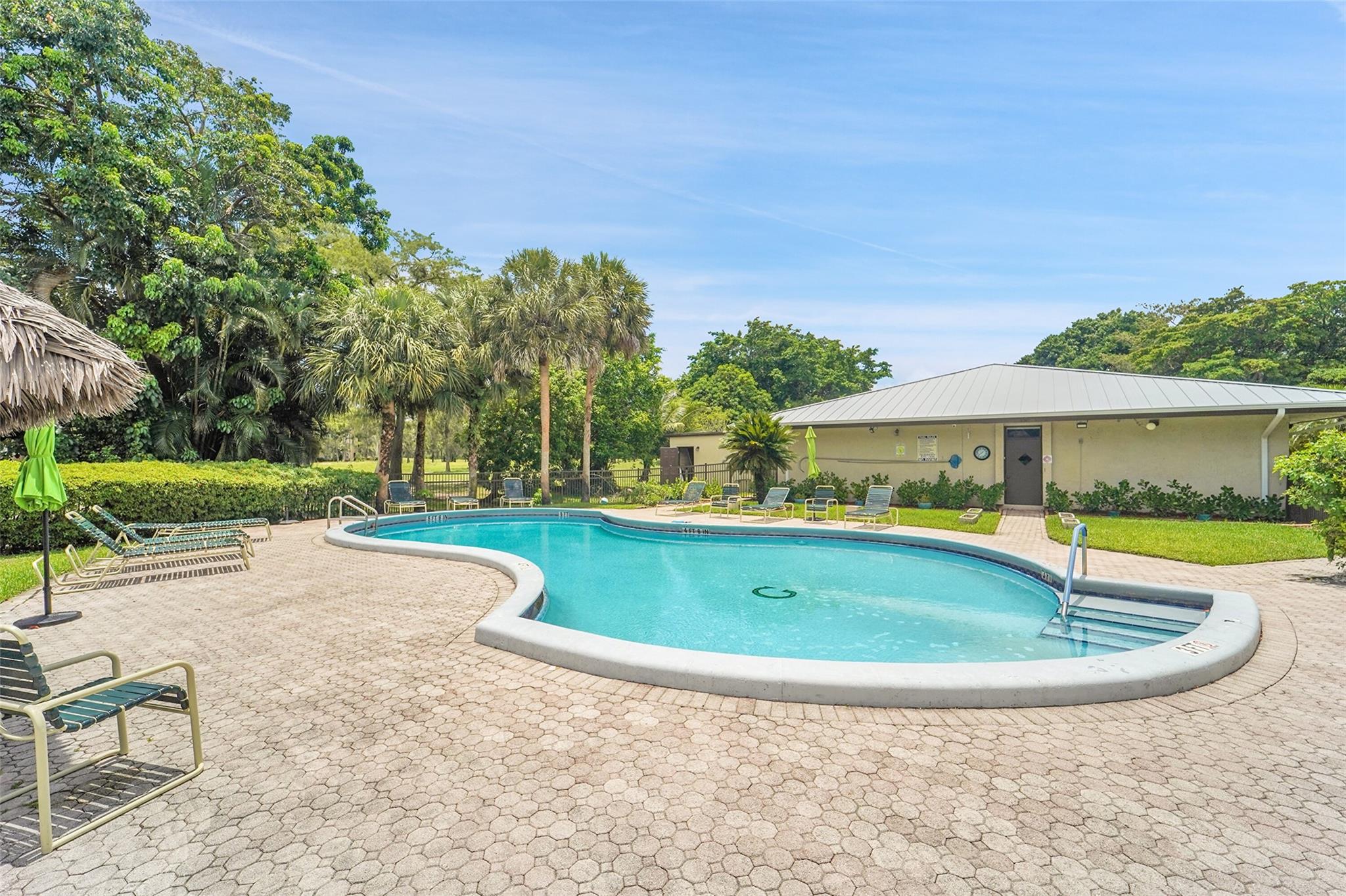 GREENS OF INVERRARY PHASE - Residential Lease