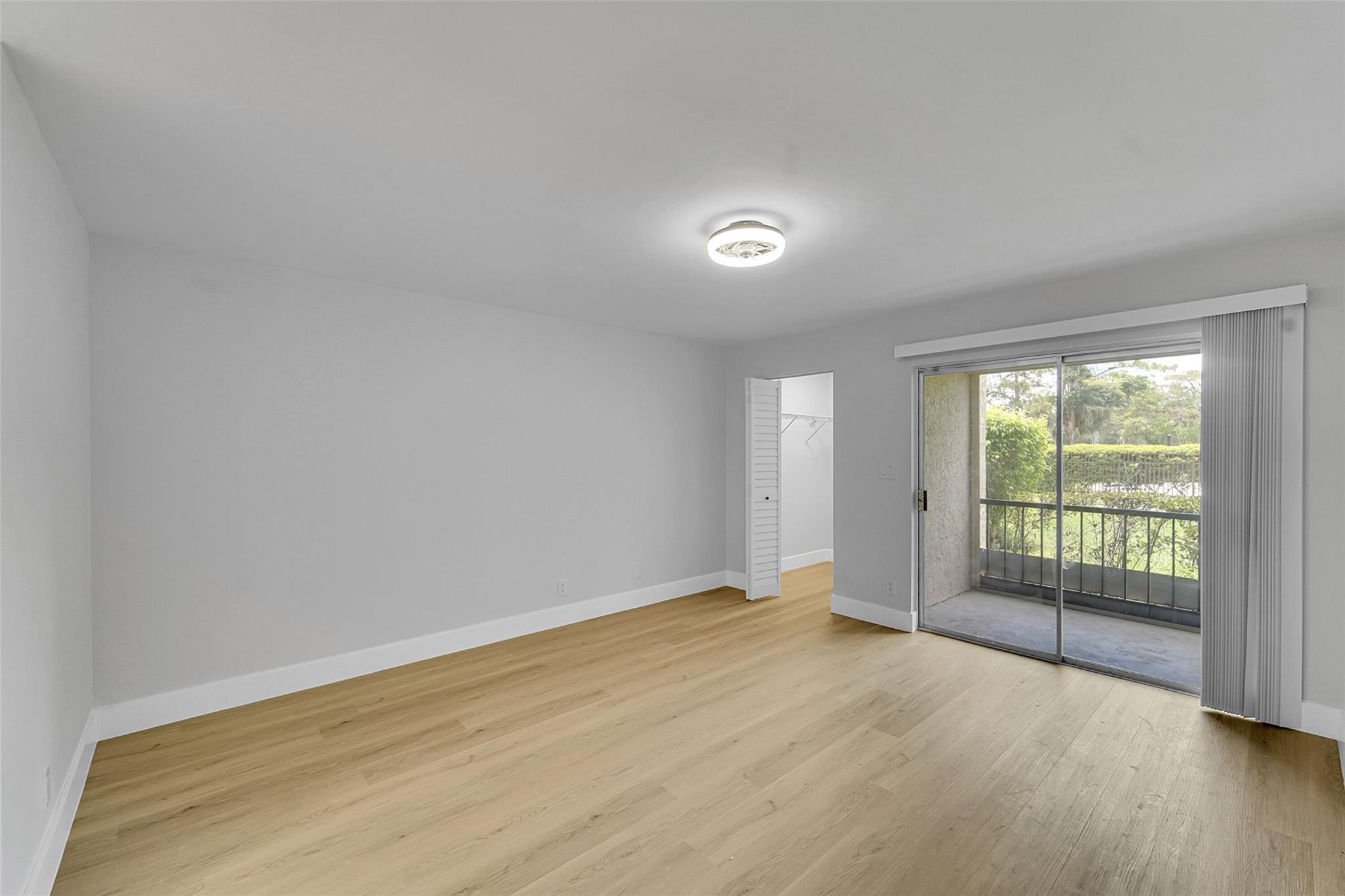 GREENS OF INVERRARY PHASE - Residential Lease