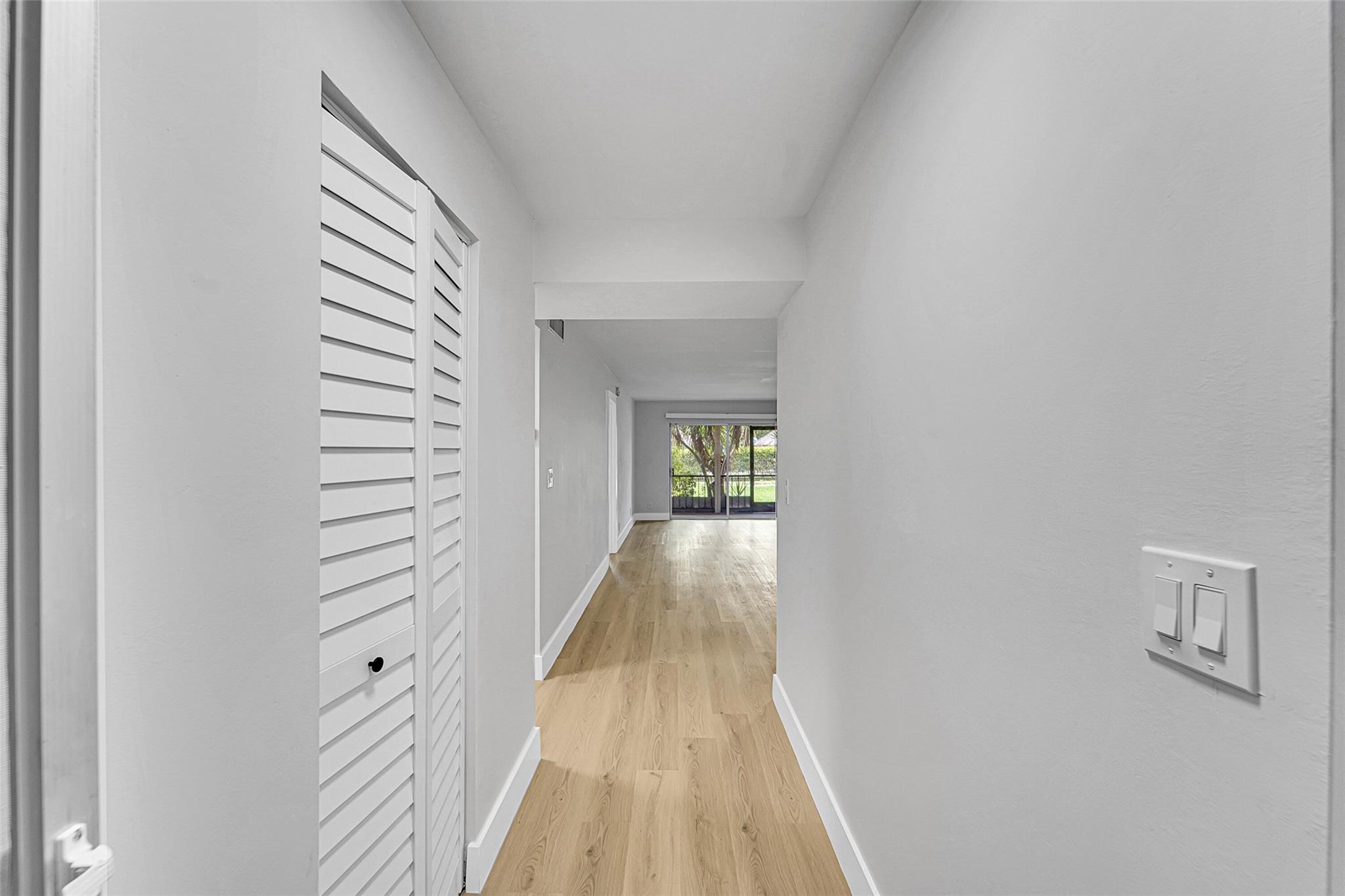 GREENS OF INVERRARY PHASE - Residential Lease