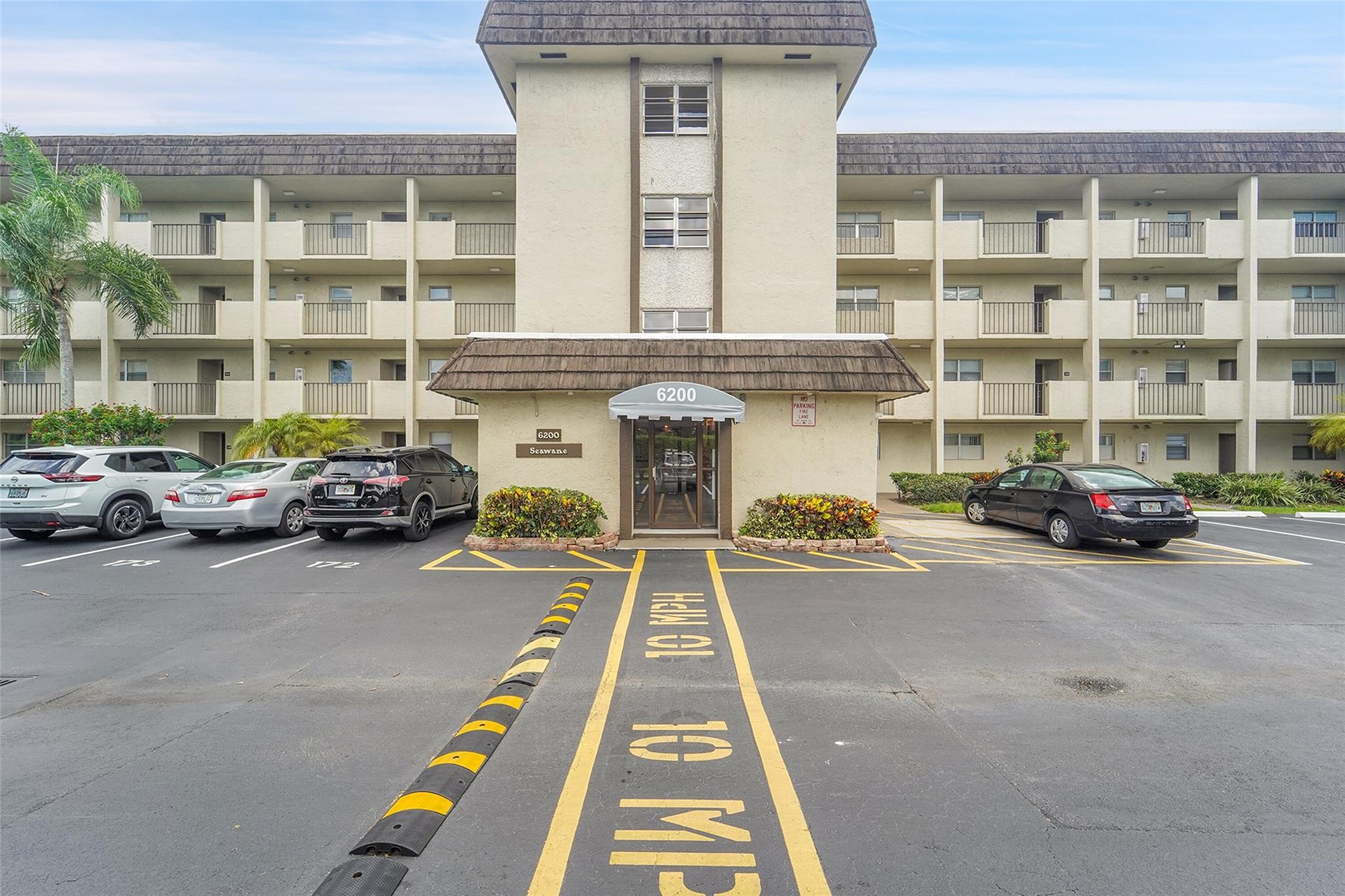 GREENS OF INVERRARY PHASE - Residential Lease