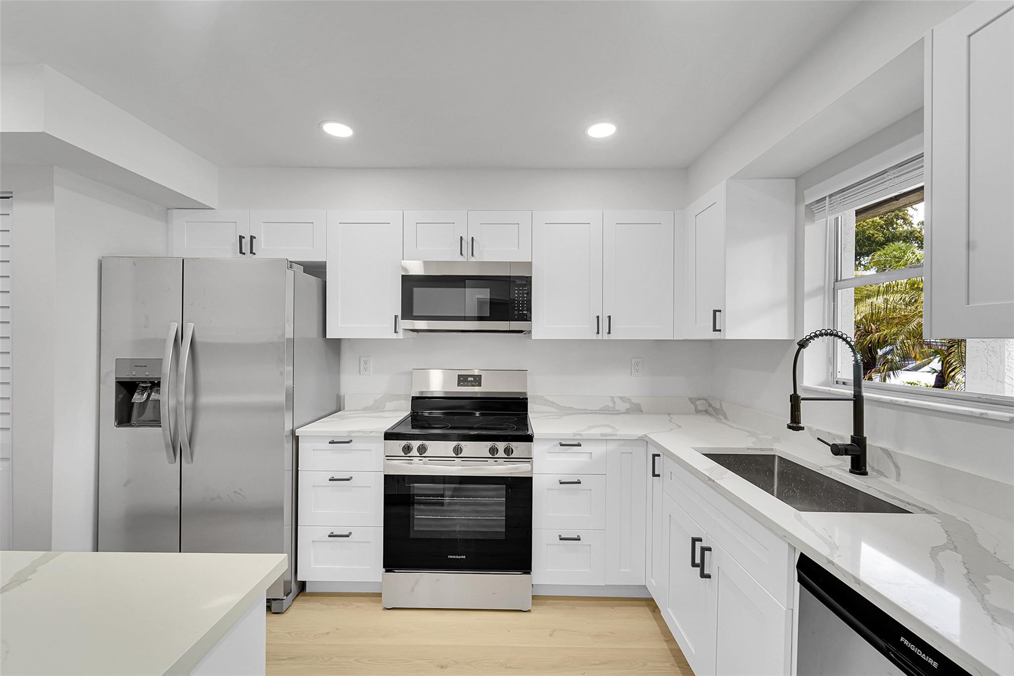 GREENS OF INVERRARY PHASE - Residential Lease