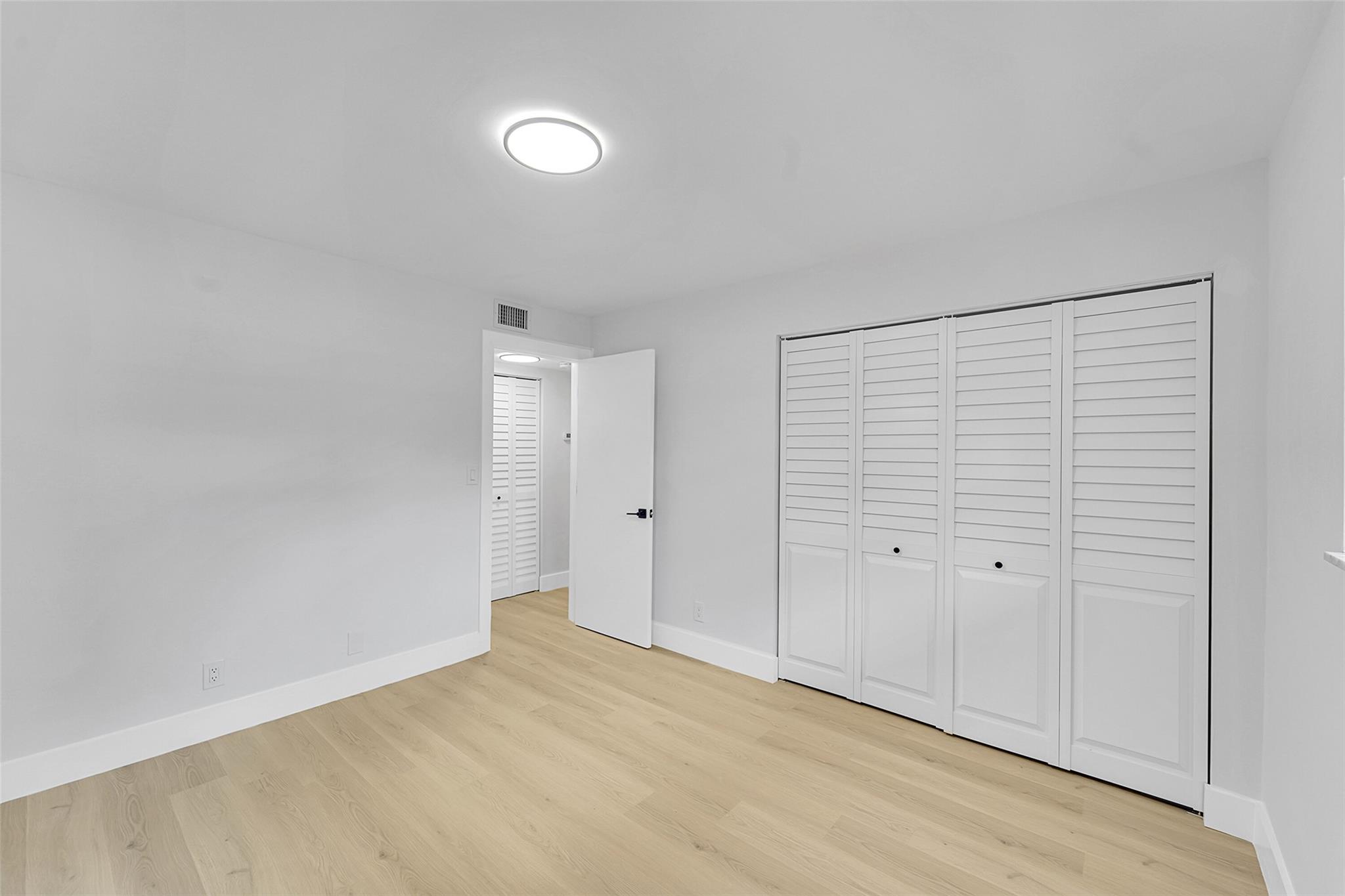 GREENS OF INVERRARY PHASE - Residential Lease