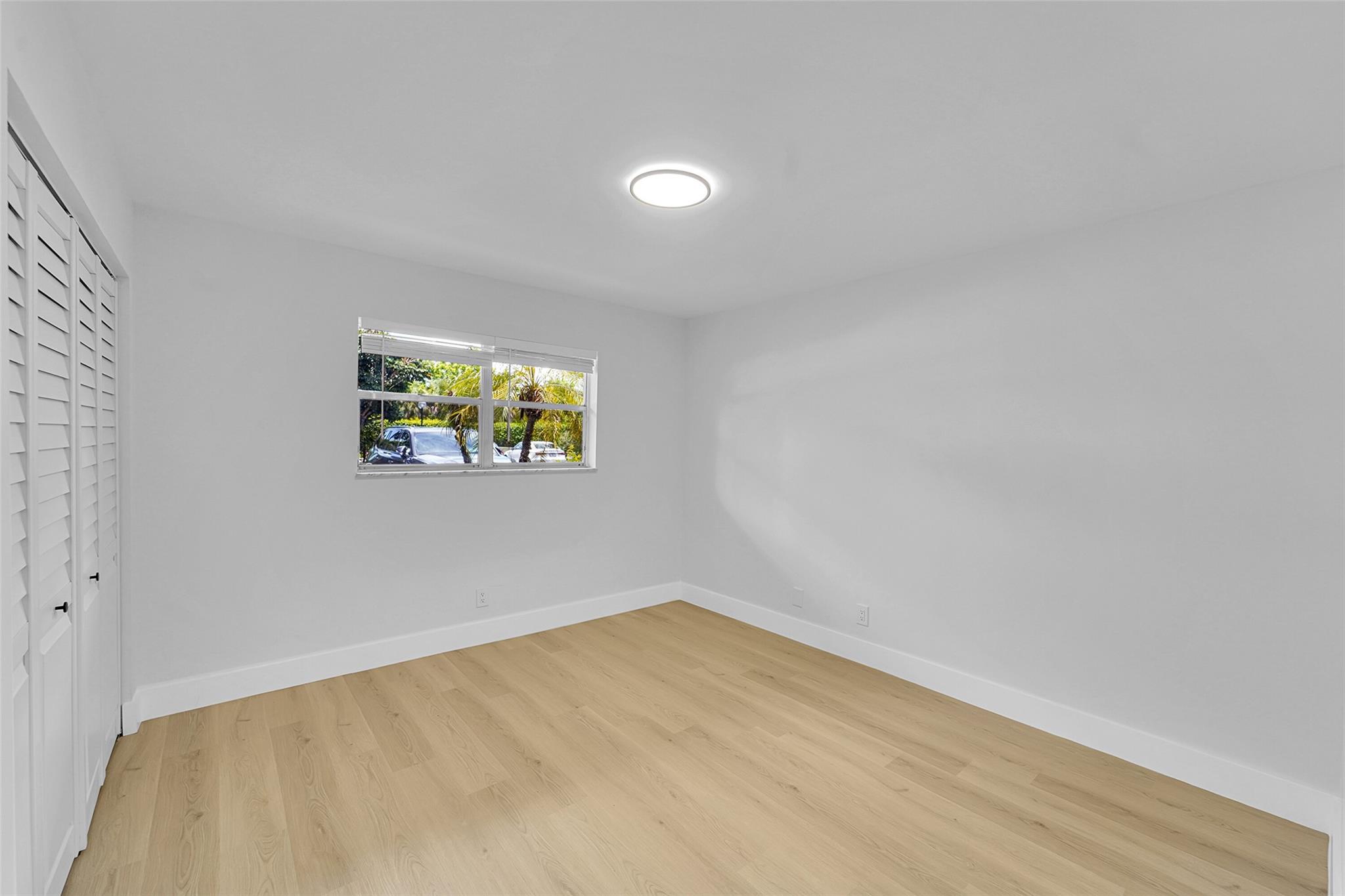 GREENS OF INVERRARY PHASE - Residential Lease