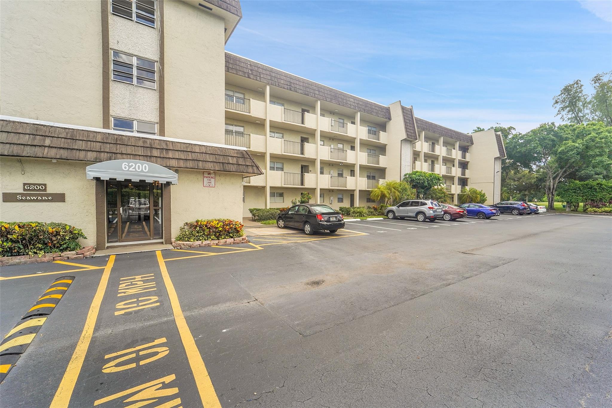 GREENS OF INVERRARY PHASE - Residential Lease