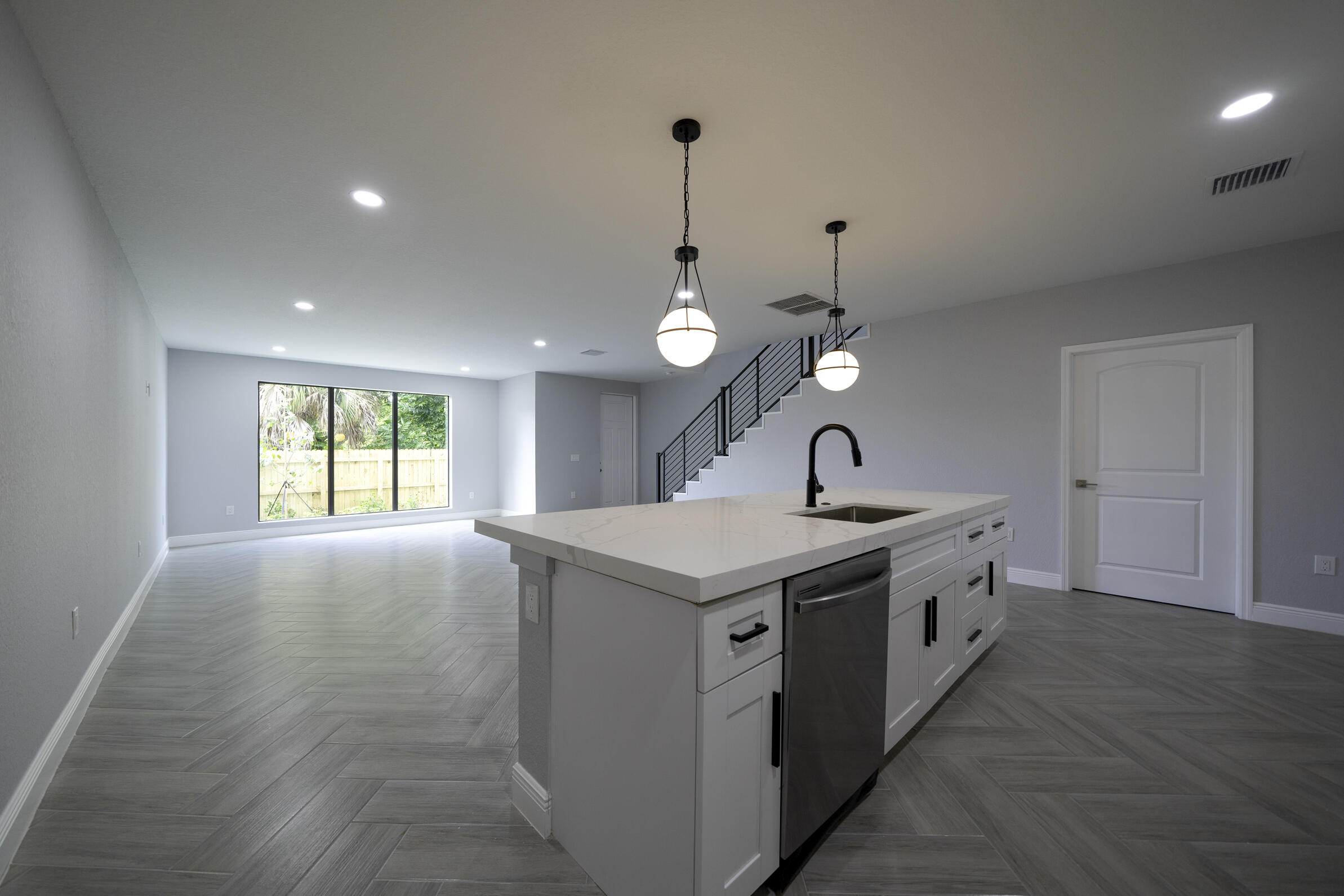 333 NW 41st Street 337