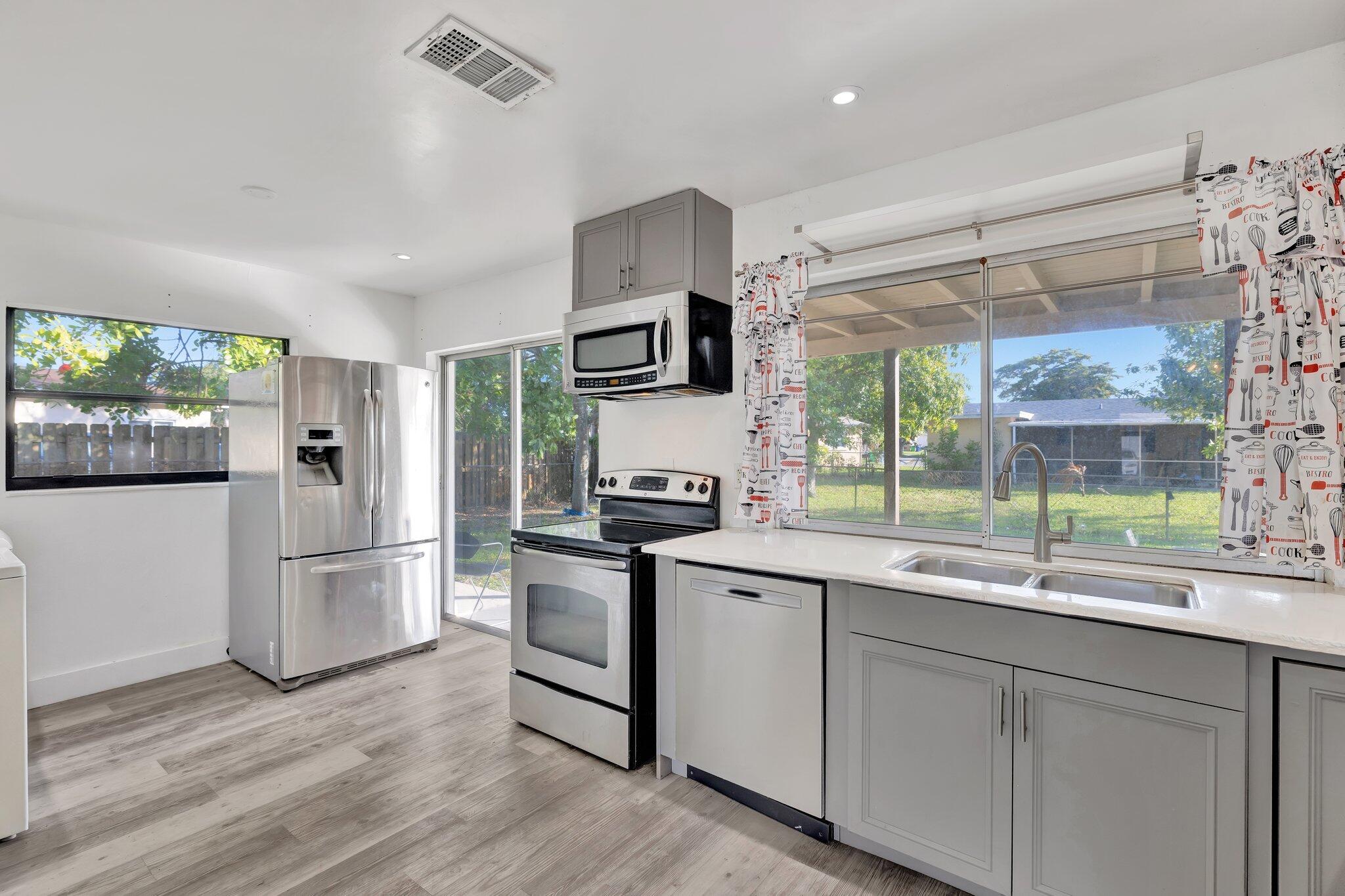 SUNRISE GOLF VILLAGE - Residential Lease