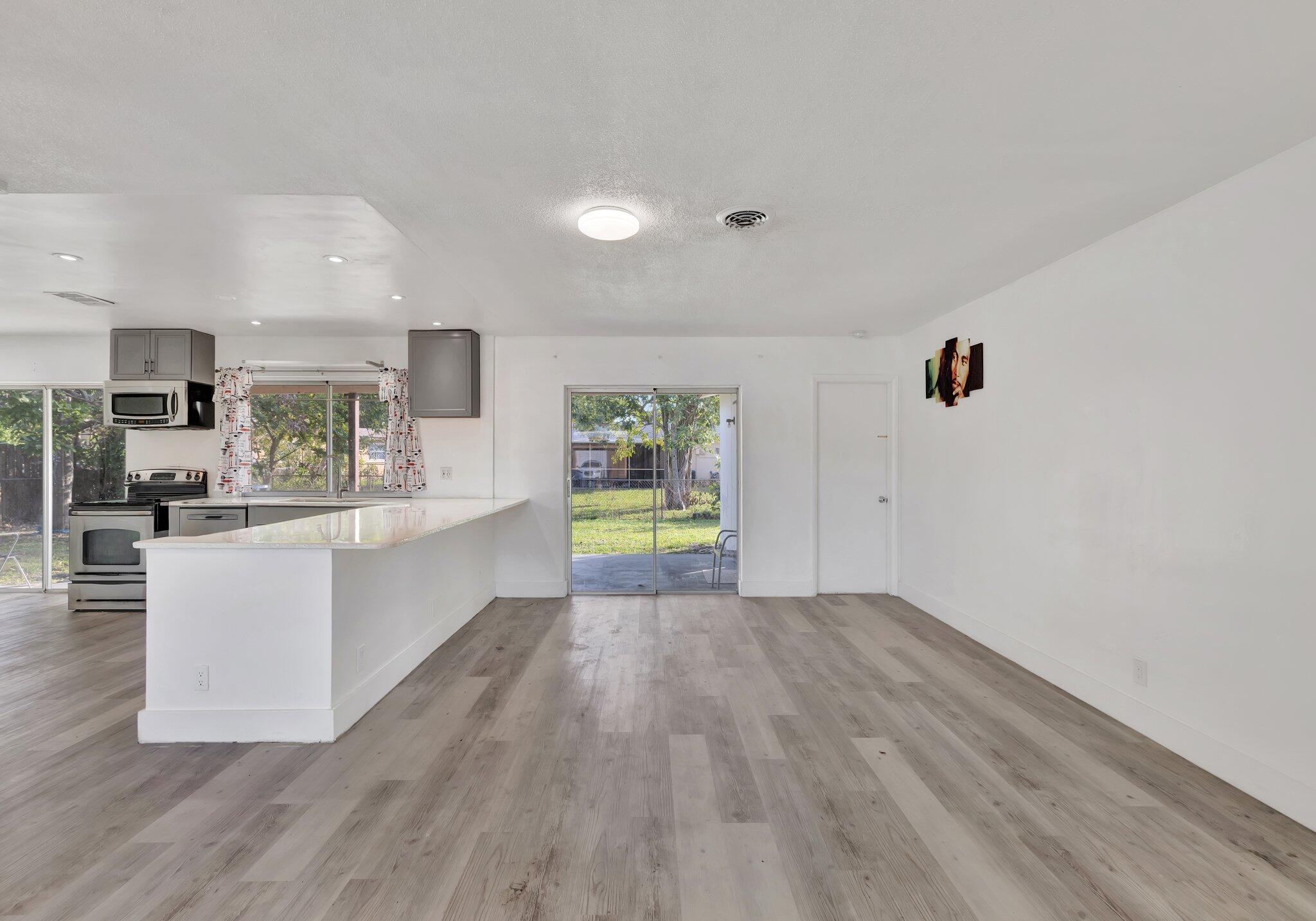 SUNRISE GOLF VILLAGE - Residential Lease