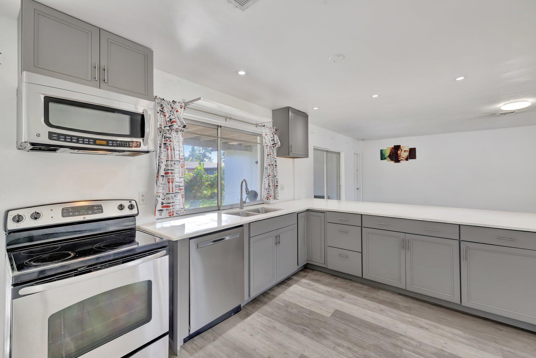 SUNRISE GOLF VILLAGE - Residential Lease