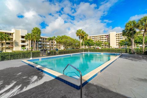 A home in Deerfield Beach