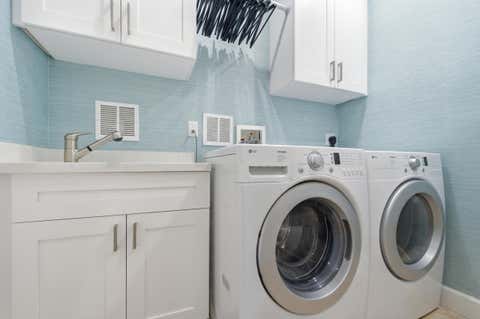 Tiny photo for 2601 NE 32nd Avenue, Fort Lauderdale, FL 33308 (MLS # B26048866)