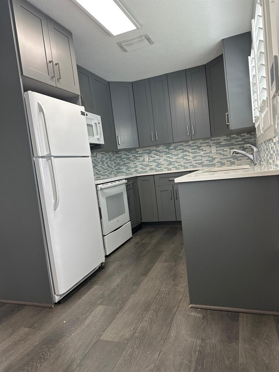 MEADOW PARK - Residential Lease