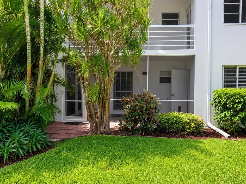 Photo of 4500 N Flagler Drive #A1, West Palm Beach, FL 33407 (MLS # B26036362)