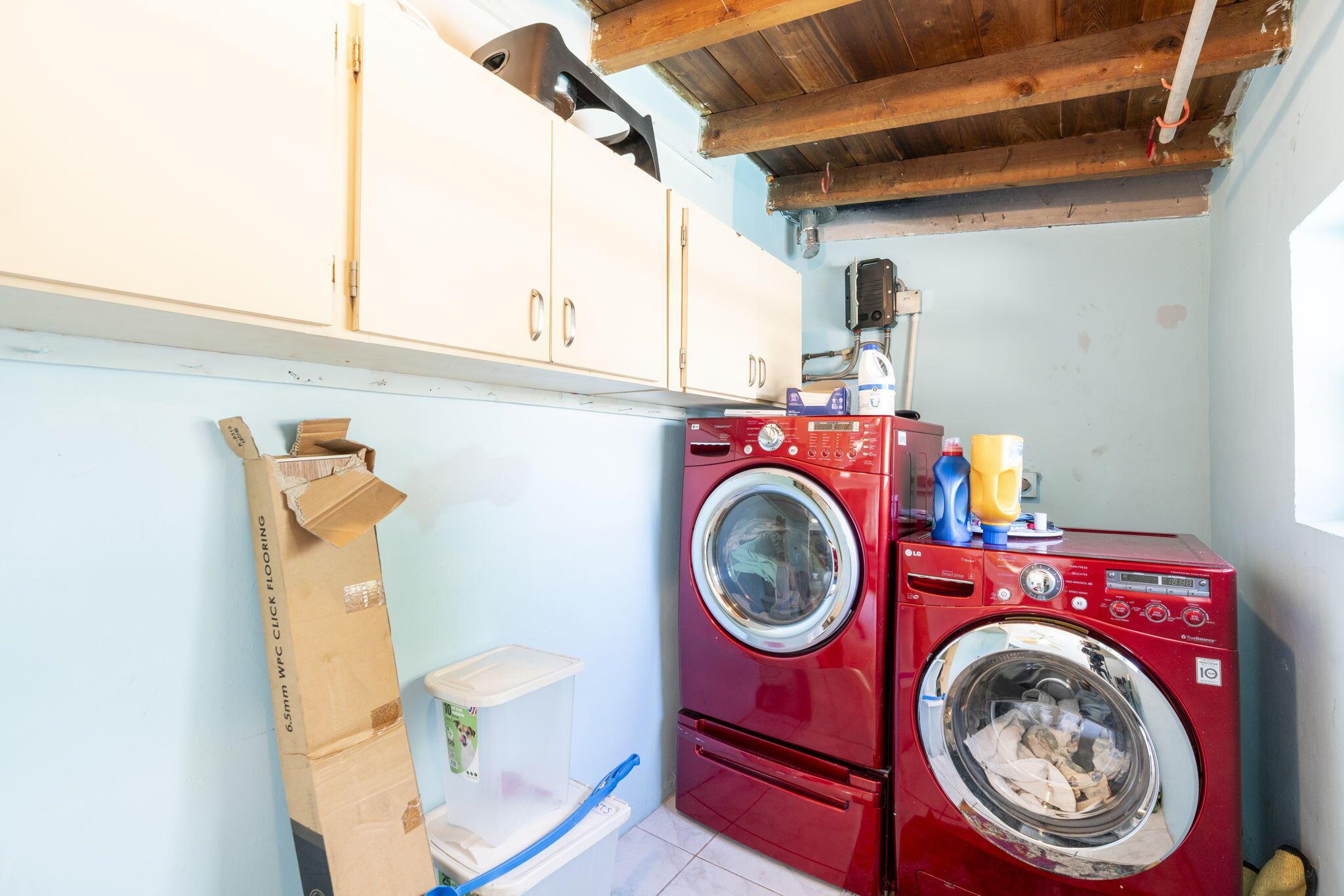 LAKE OSBORNE HILLS - Residential Lease