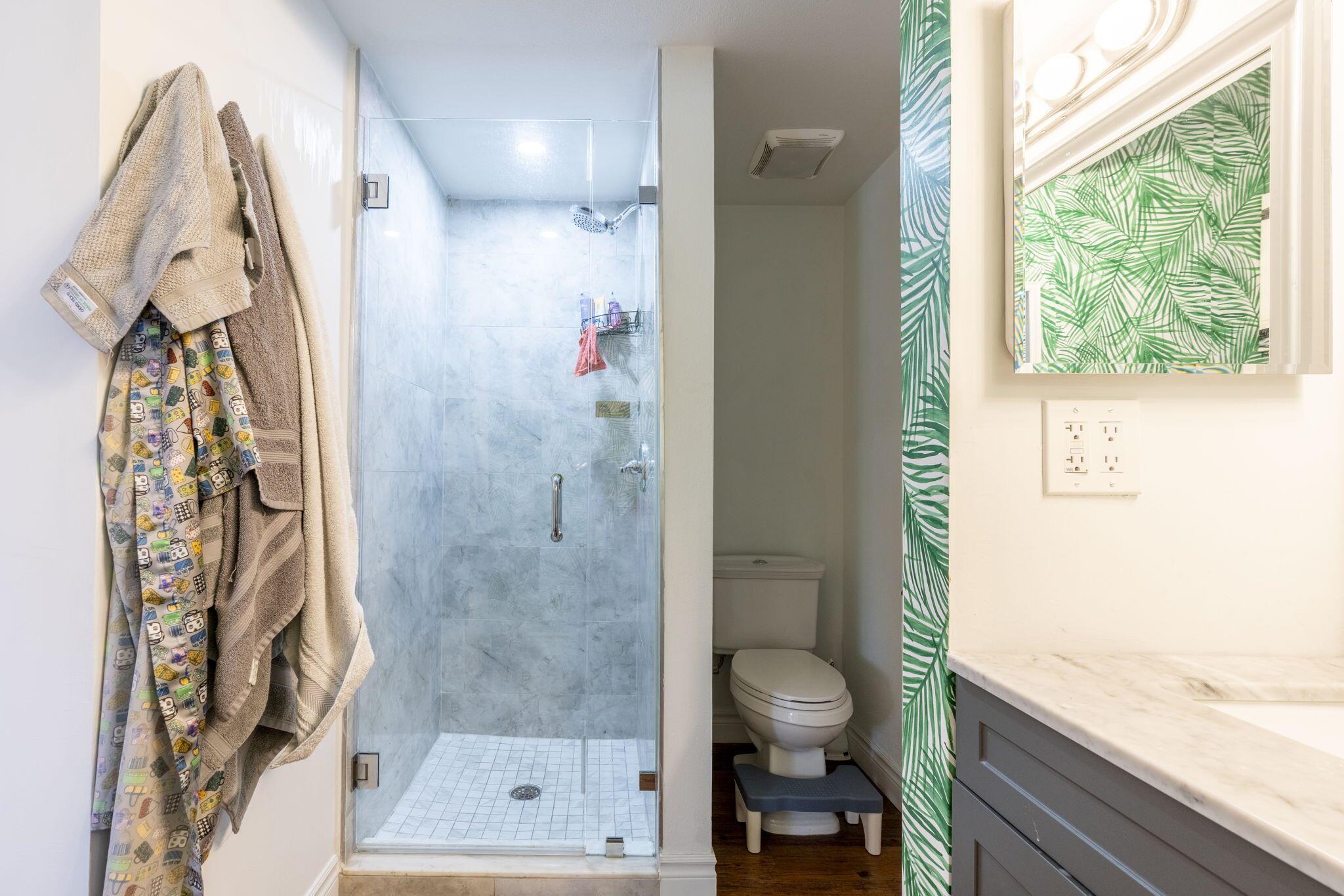 LAKE OSBORNE HILLS - Residential Lease