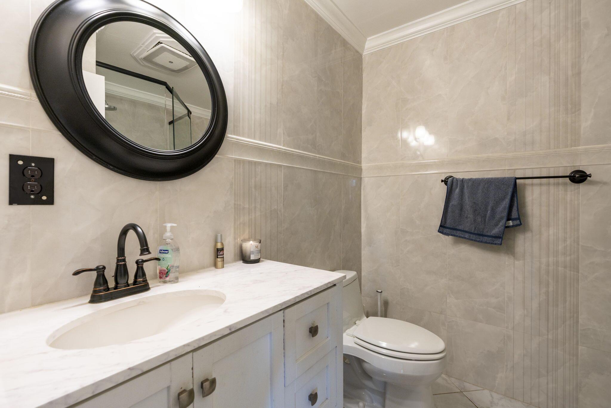 LAKE OSBORNE HILLS - Residential Lease