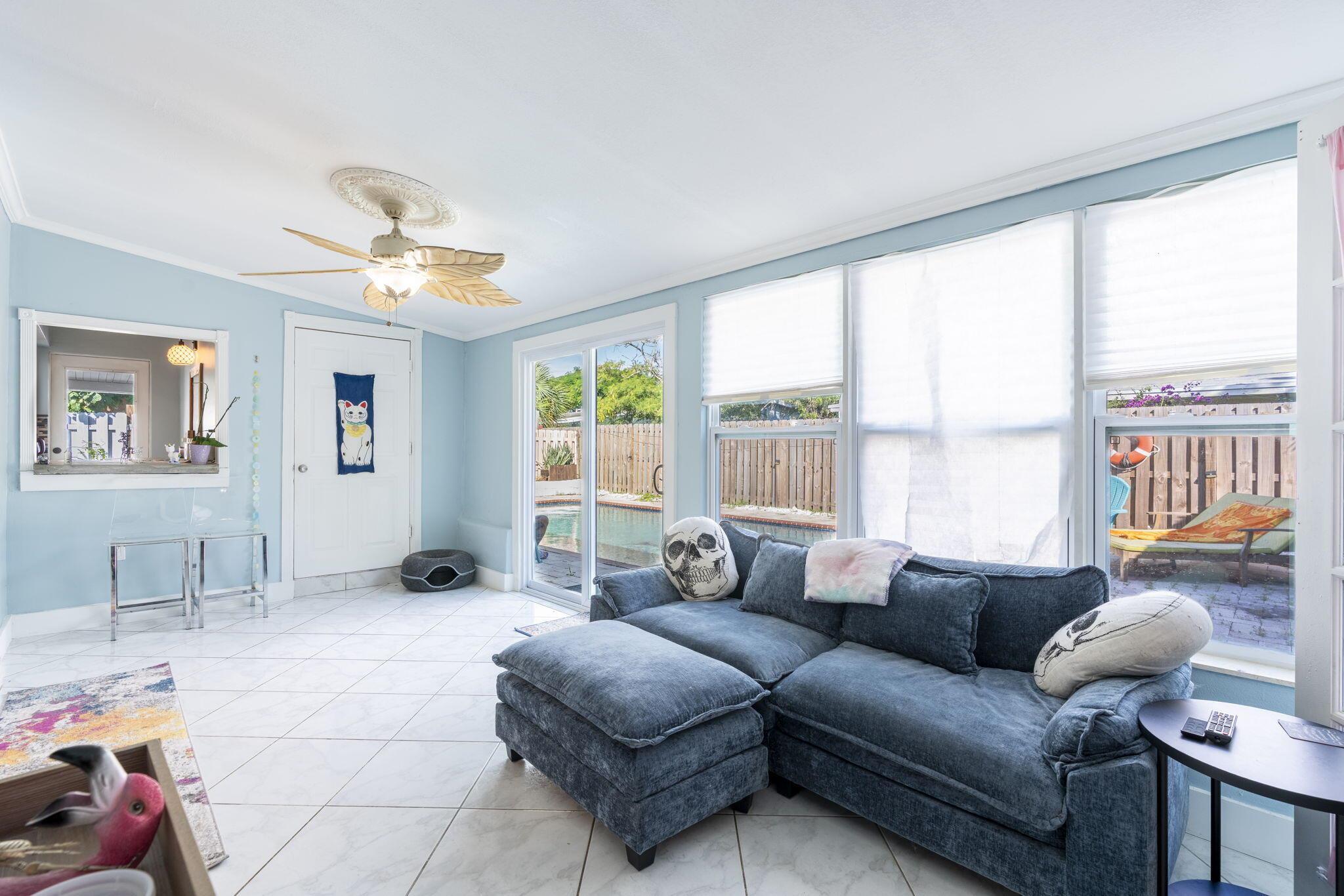 LAKE OSBORNE HILLS - Residential Lease