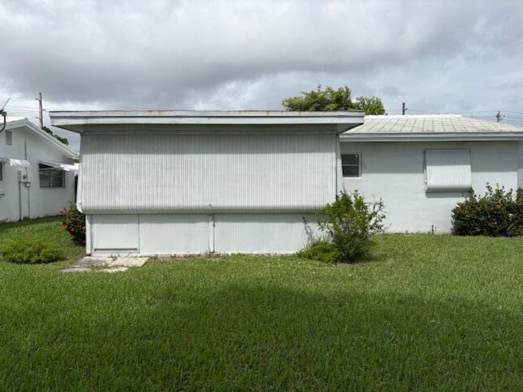 Photo of 1104 N Leisure Lane S, Boynton Beach, FL 33426 (MLS # R11131046)