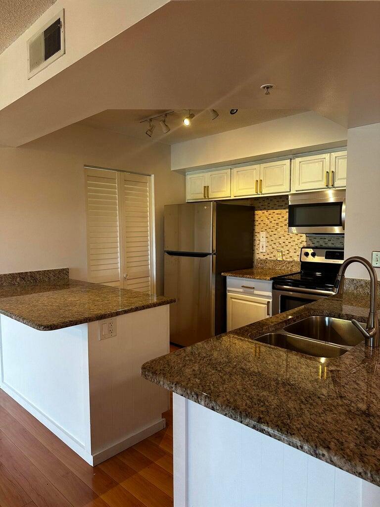 PORTOFINO AT JENSEN BEACH - Residential Lease