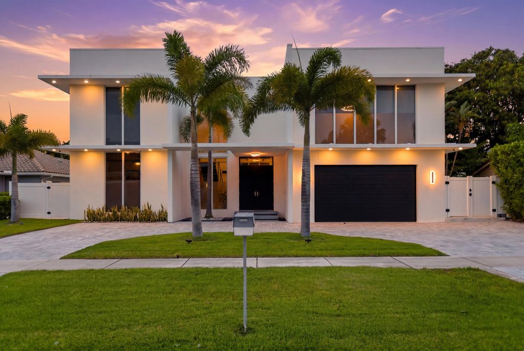 Photo of 284 NE 7th Street, Boca Raton, FL 33432 (MLS # B26044261)