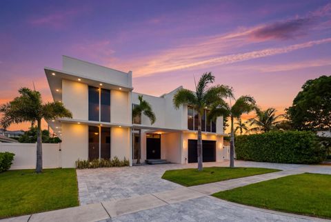 Tiny photo for 284 NE 7th Street, Boca Raton, FL 33432 (MLS # B26044261)