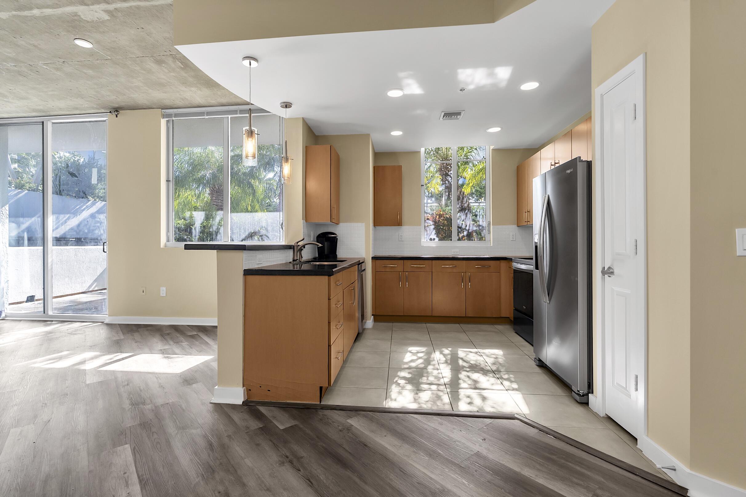 EDGE CONDO - Residential