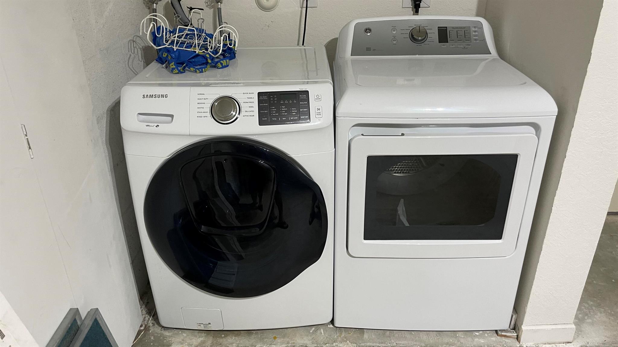 LIBERTY BAY - Residential Lease