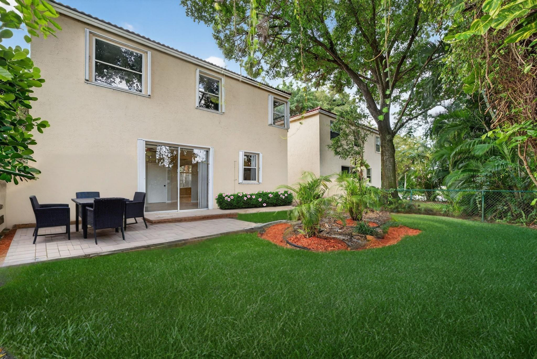 GOVERNORS WALK - Residential