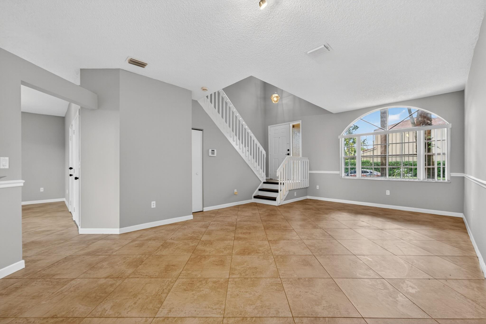 GOVERNORS WALK - Residential