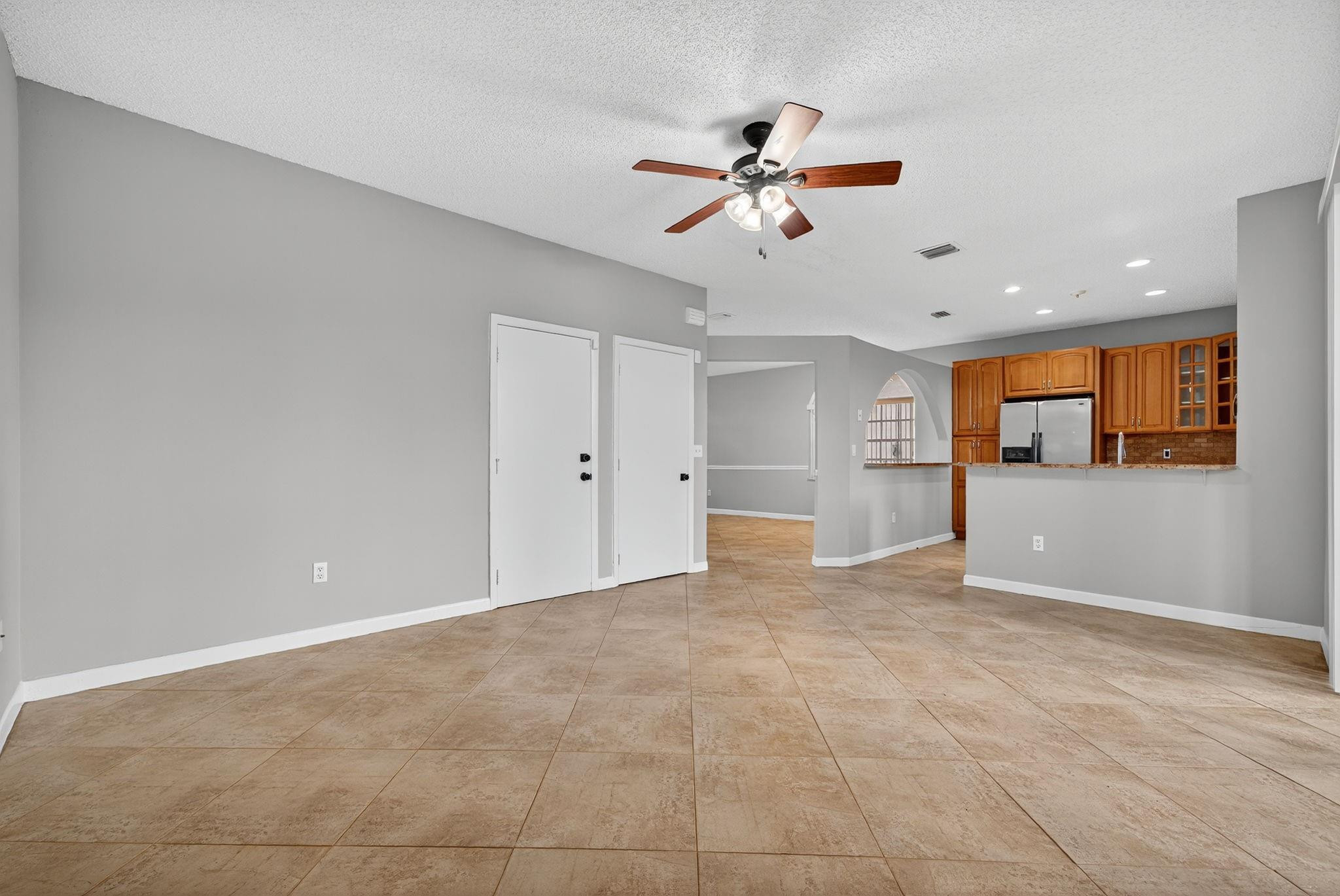 GOVERNORS WALK - Residential