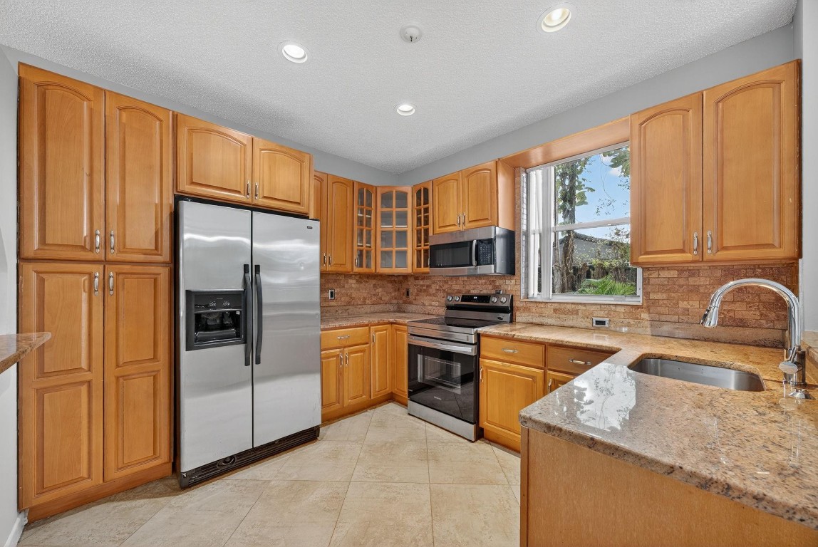 GOVERNORS WALK - Residential