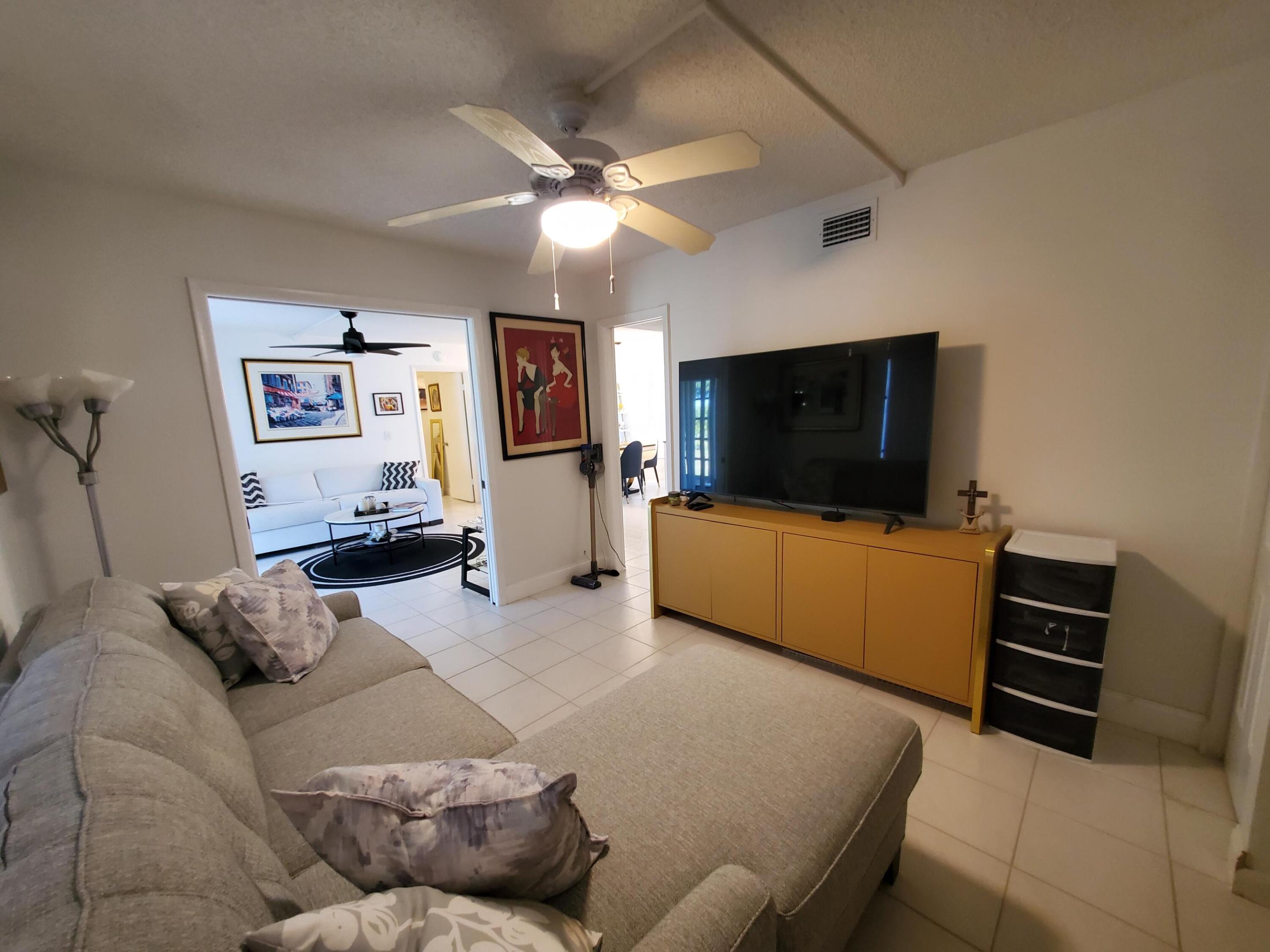 PALM GREENS AT VILLA DEL RAY CONDO II - Residential