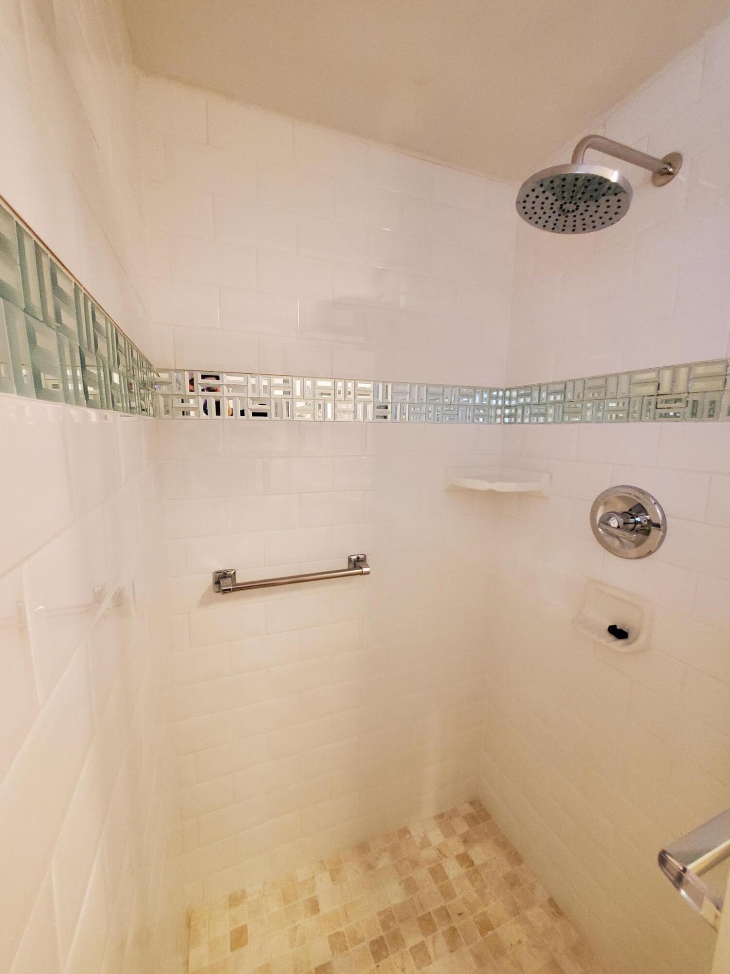 PALM GREENS AT VILLA DEL RAY CONDO II - Residential