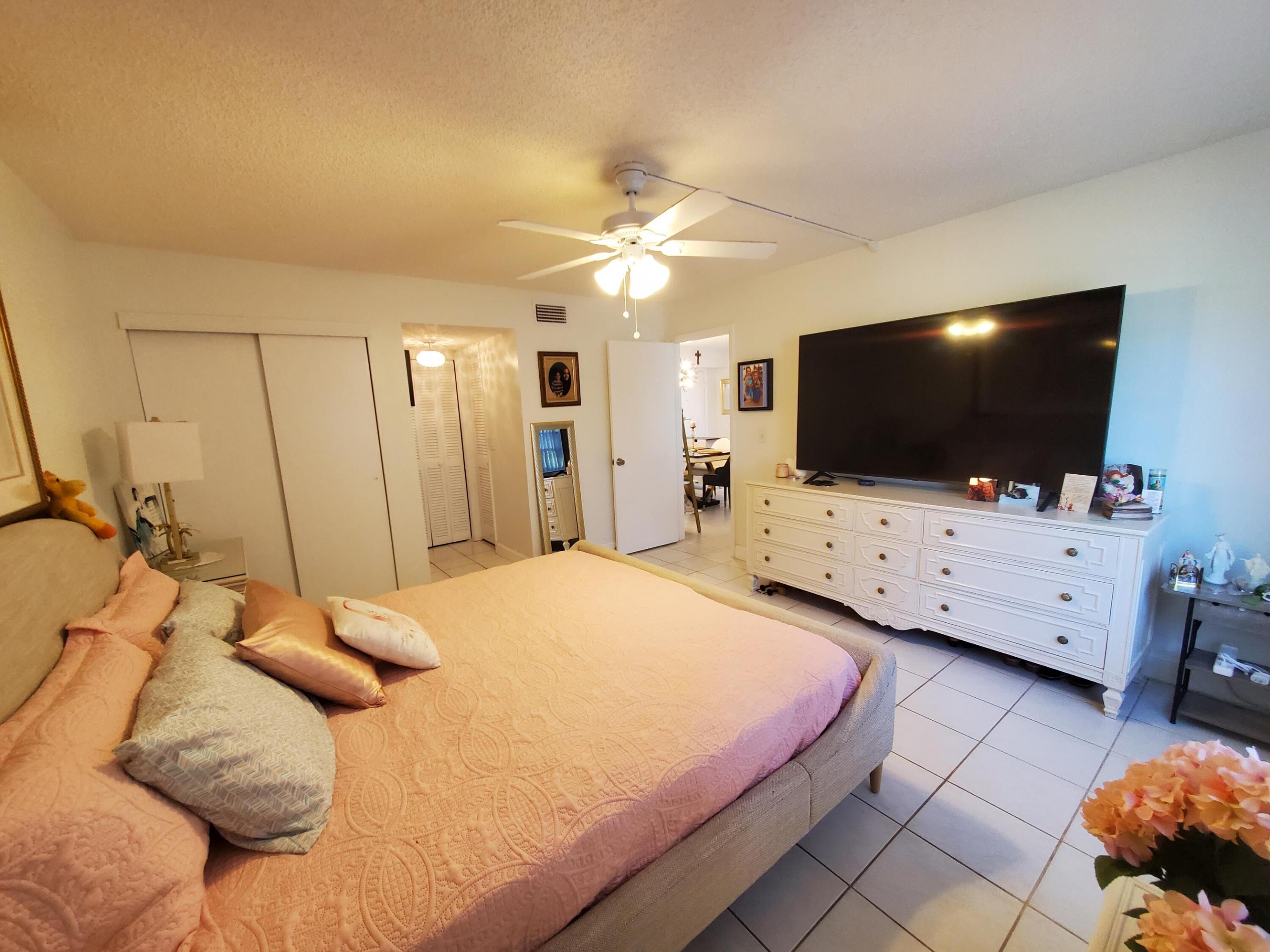 PALM GREENS AT VILLA DEL RAY CONDO II - Residential