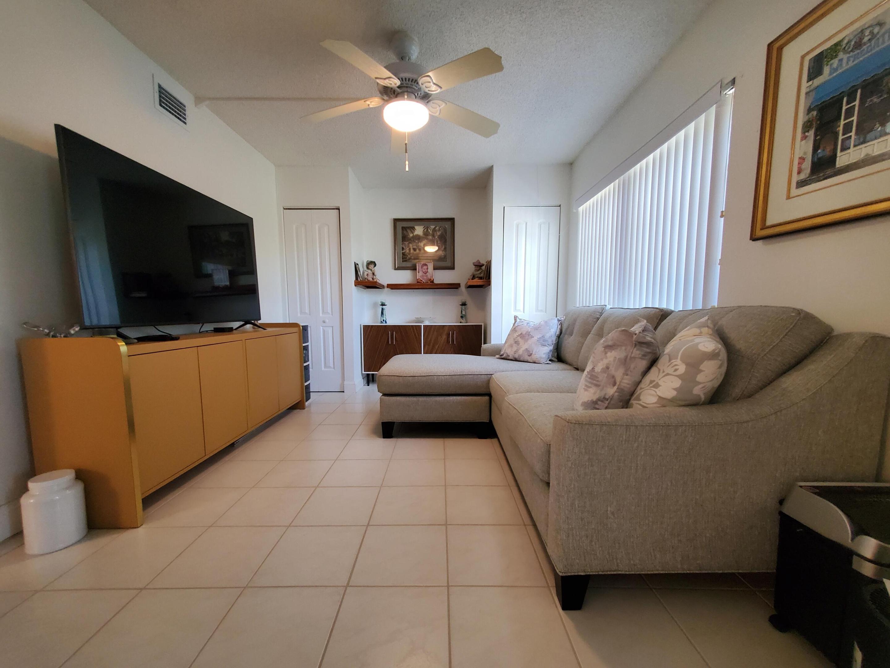 PALM GREENS AT VILLA DEL RAY CONDO II - Residential